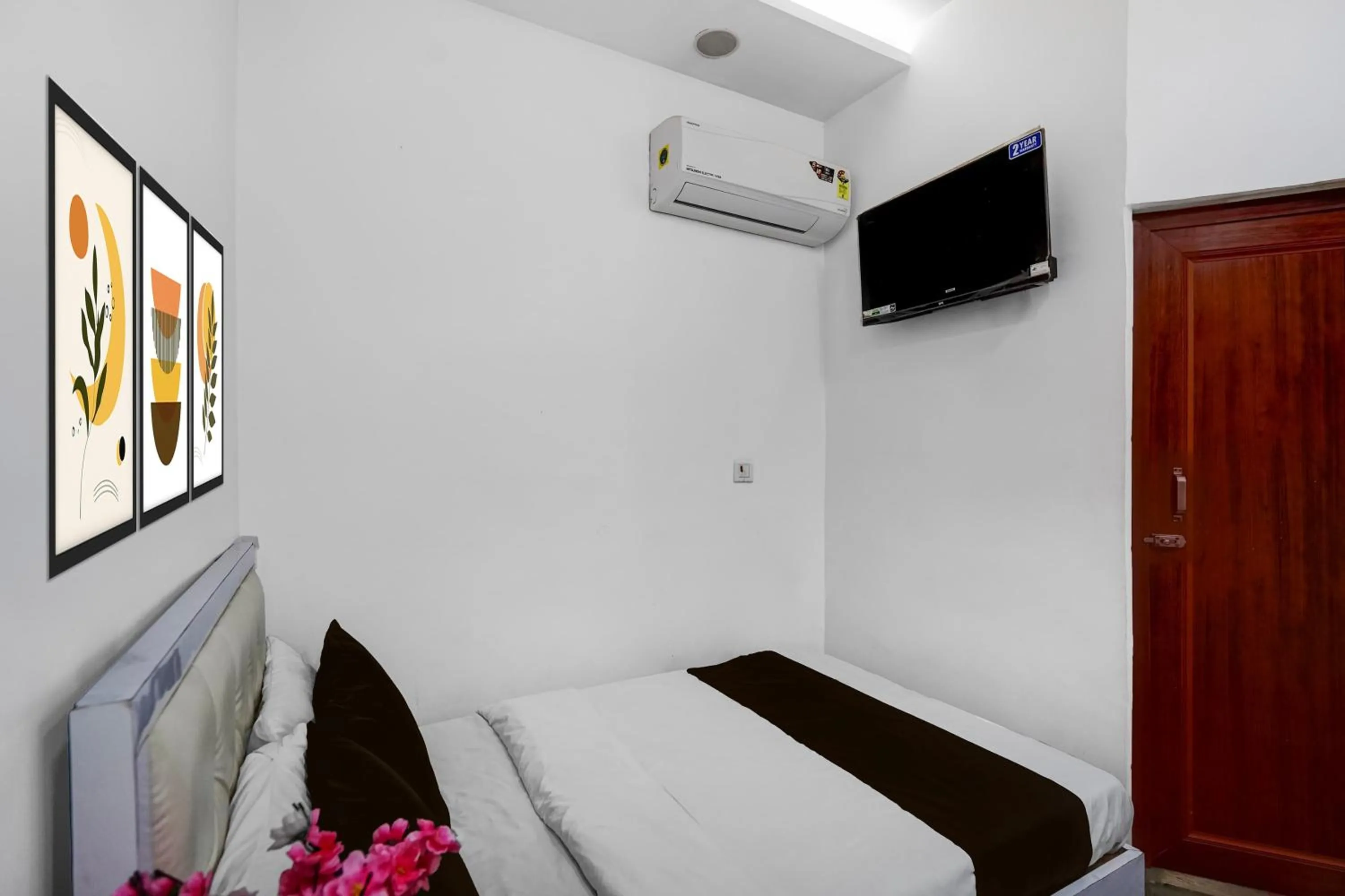 Bedroom, Bed in Hotel O Iskcon Temple Rohini Formerly Golden Key