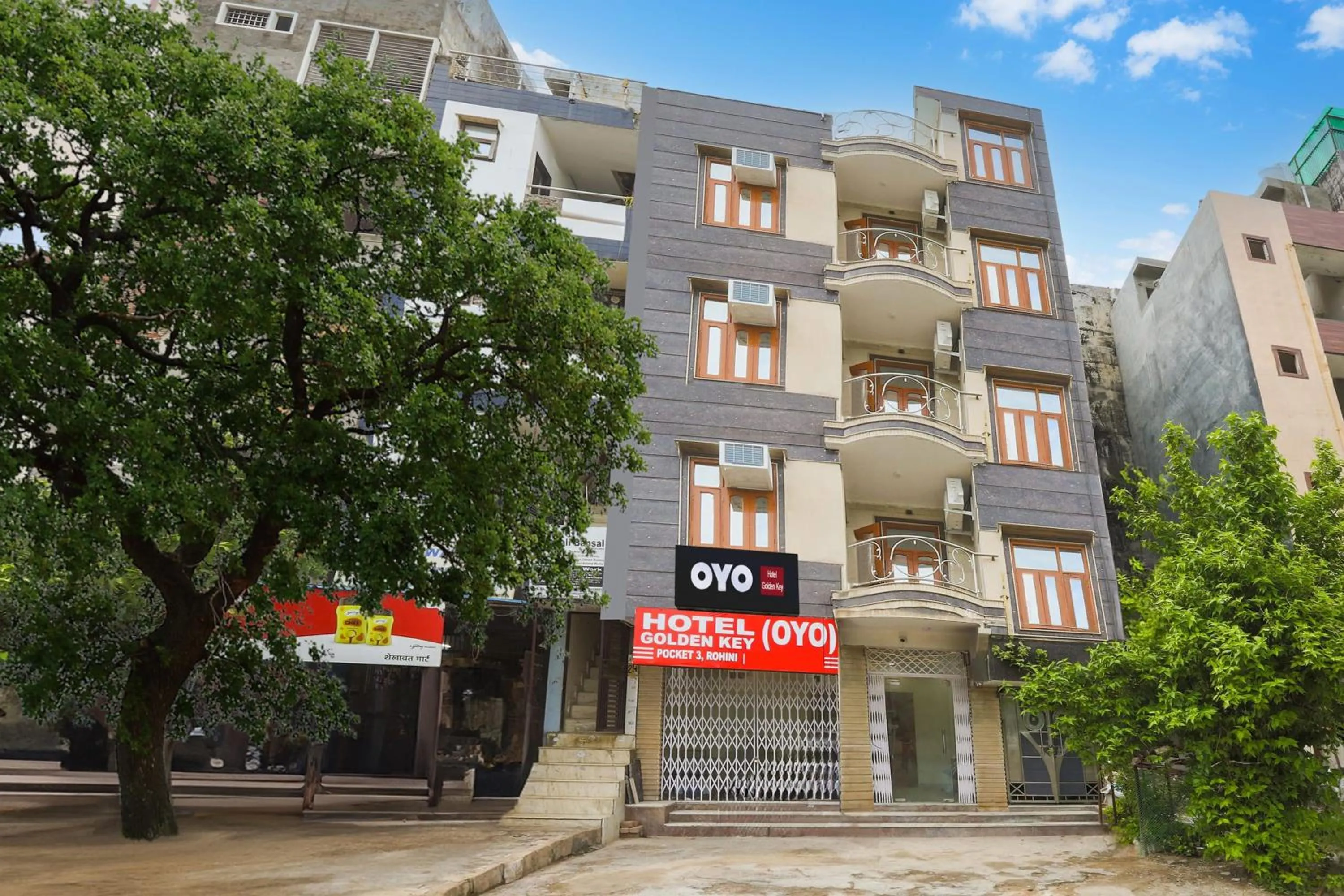 Facade/entrance in Hotel O Golden Key Rohini