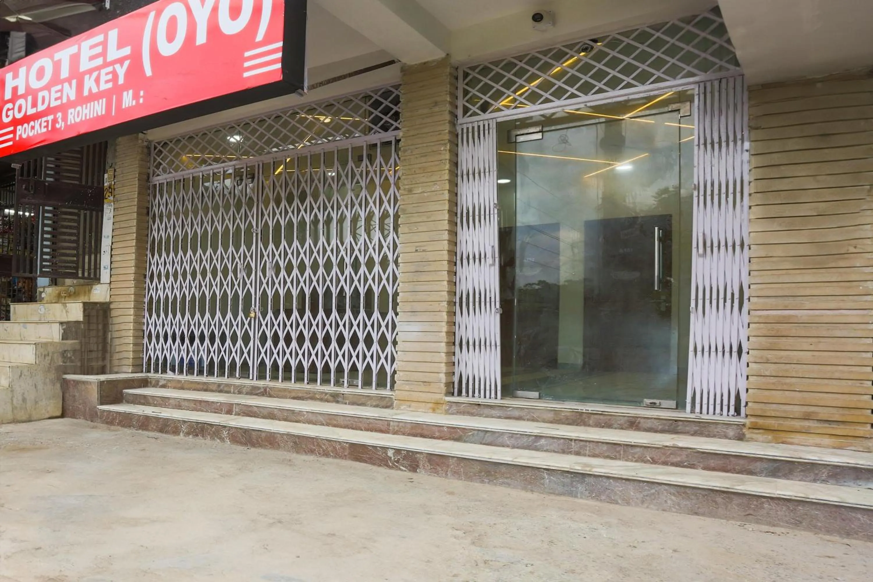 Facade/entrance in Hotel O Golden Key Rohini
