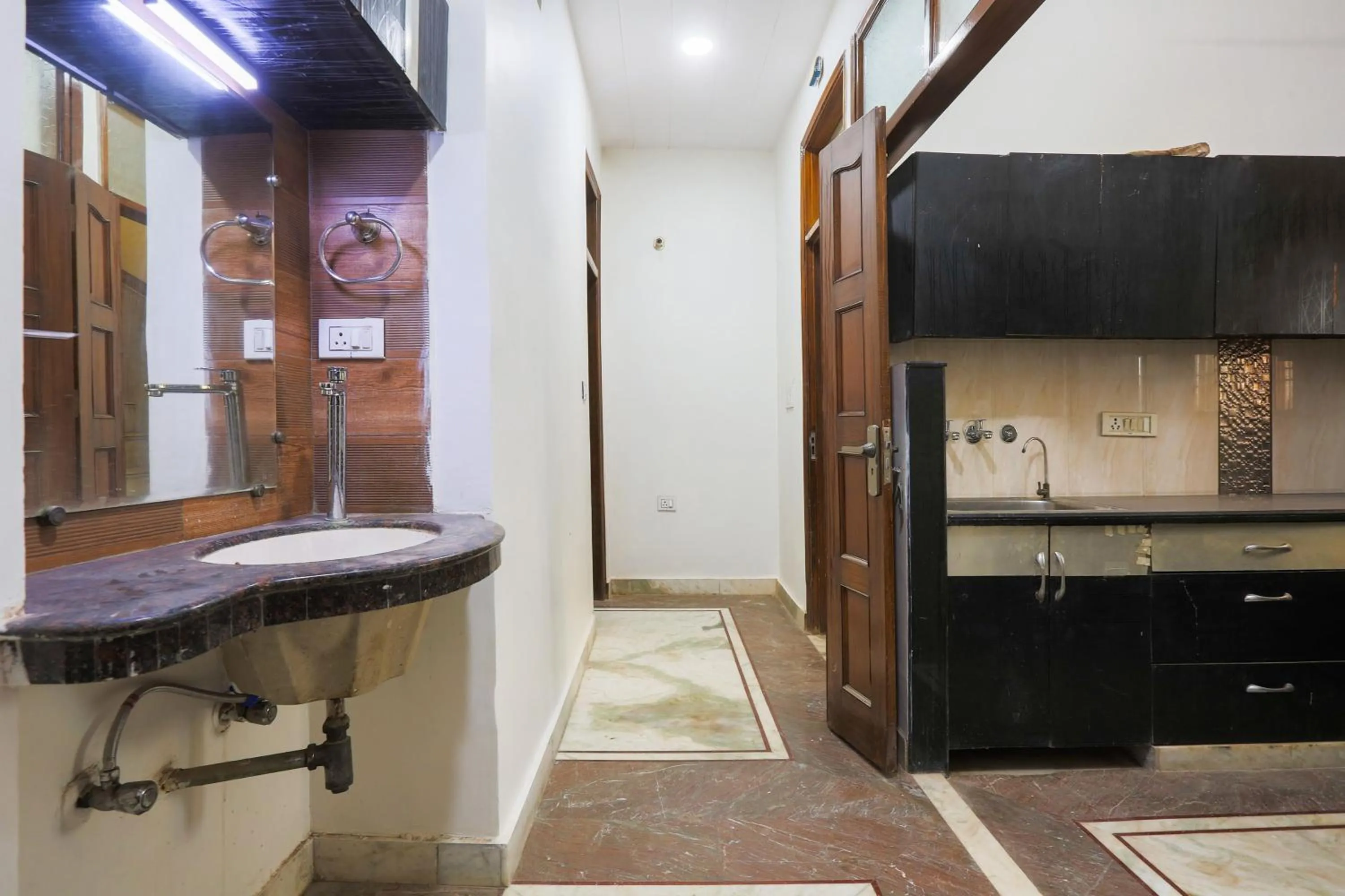 Bathroom in Hotel O Golden Key Rohini