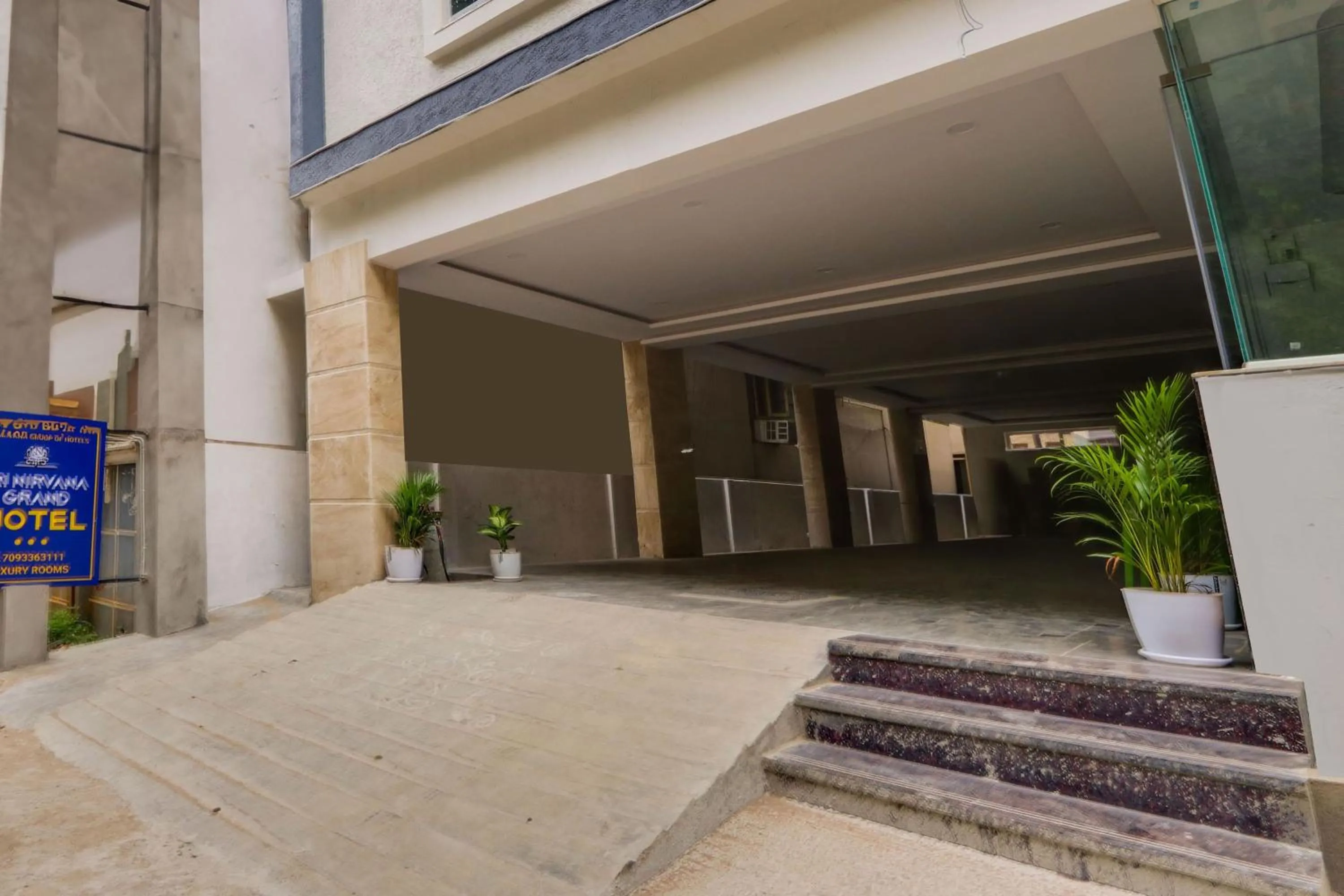 Facade/entrance in Super Townhouse Sri Nirvana Grand