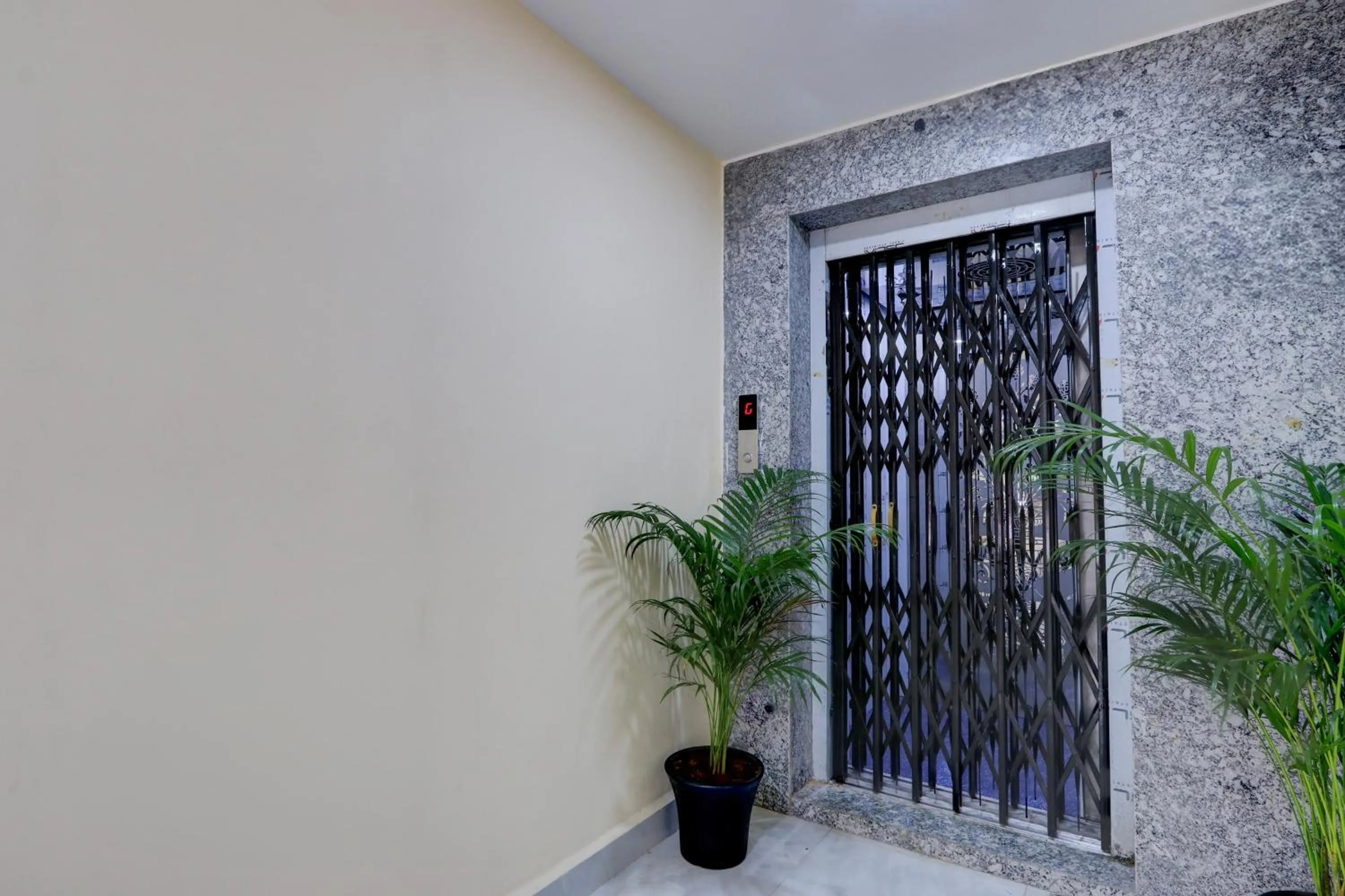 Lobby or reception in Hotel O Ss ome inn ultra luxury rooms