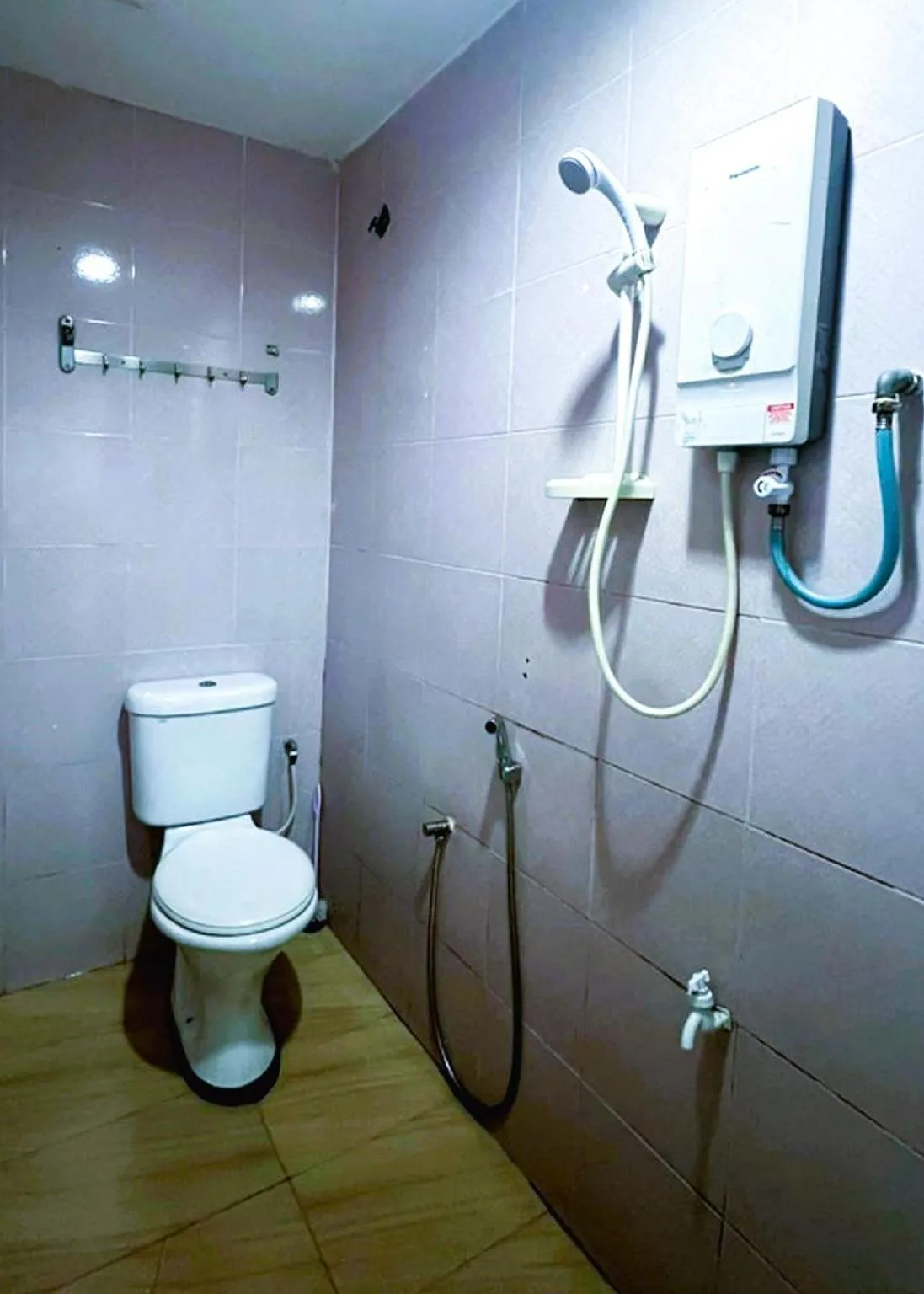 Shower in Seri Rawang Hotel