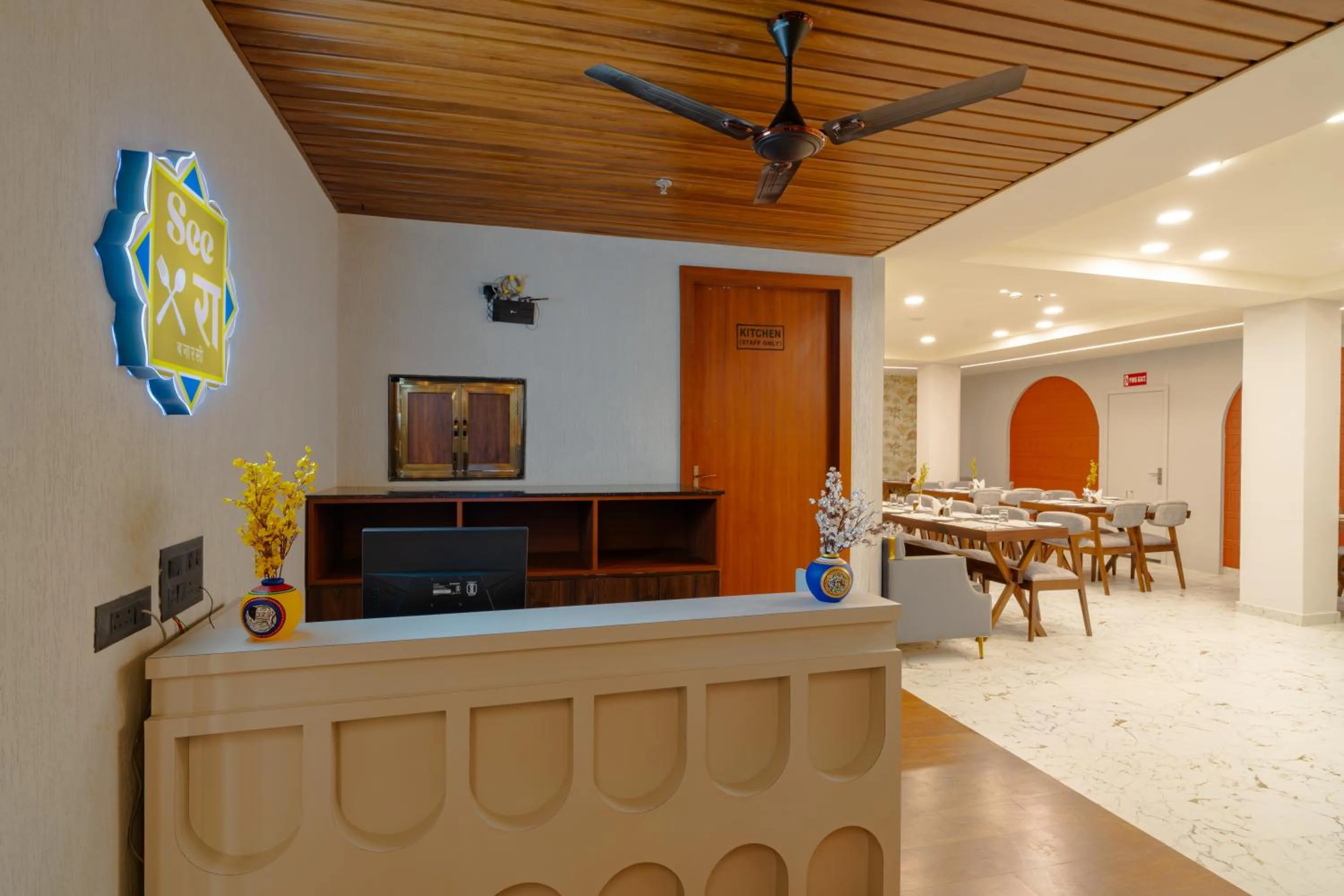 Restaurant/places to eat in Alokah Kashi