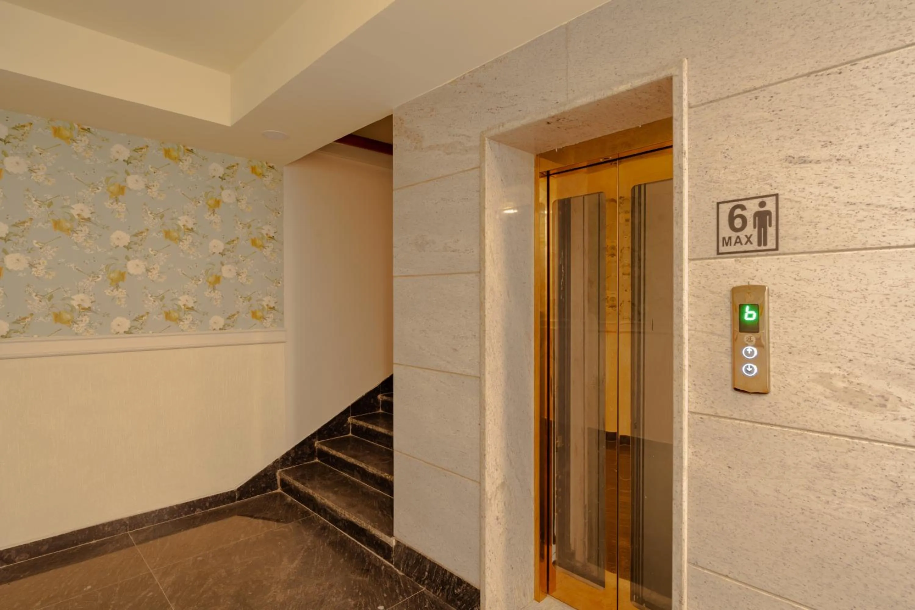 Facade/entrance in Alokah Kashi