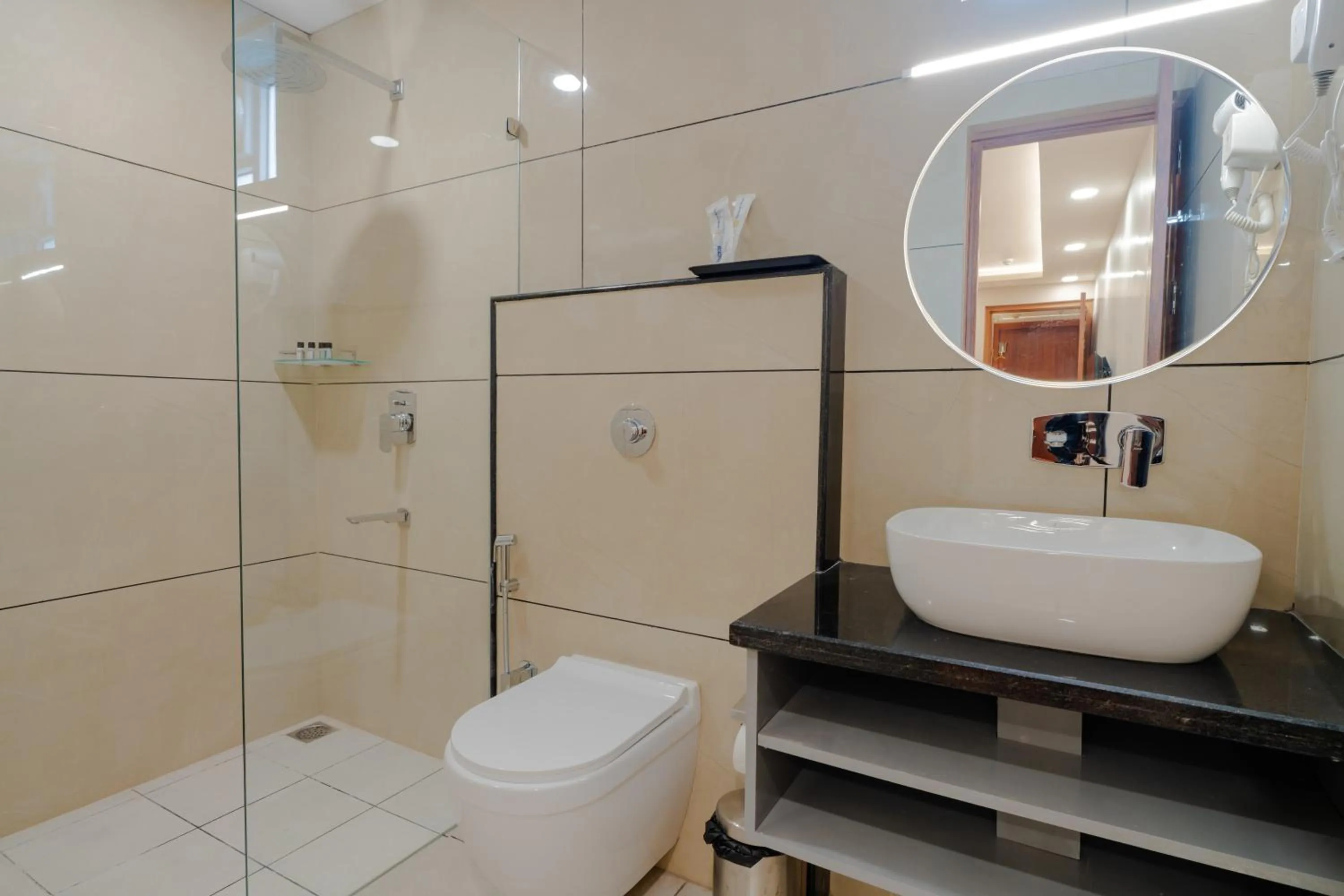 Shower in Alokah Kashi