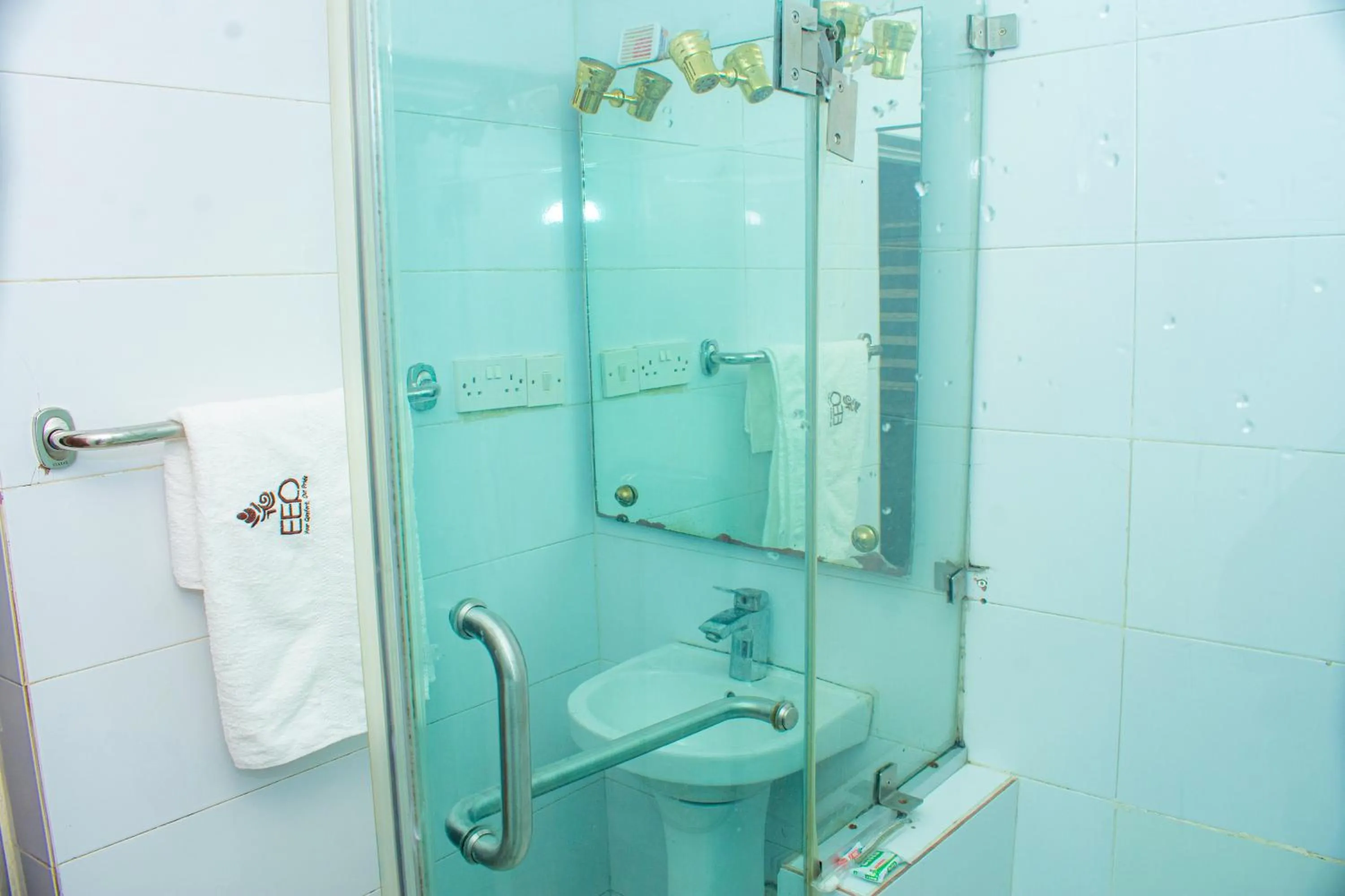 Shower in EED Pension Boutique Hotel