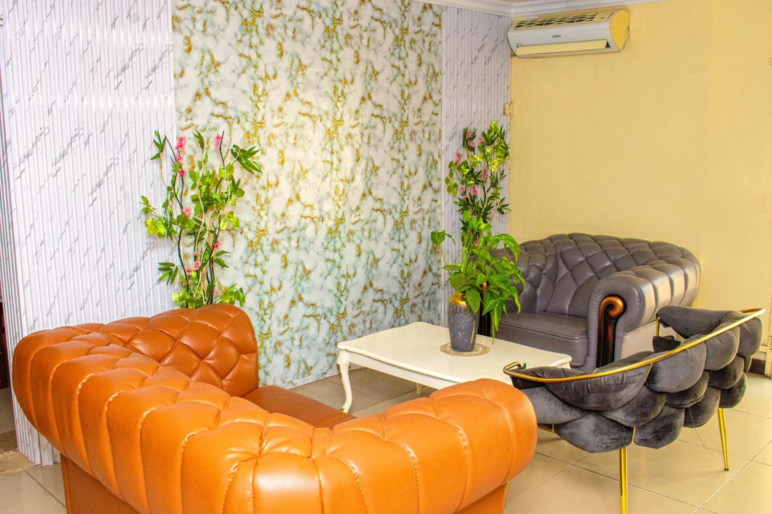 Restaurant/places to eat in EED Pension Boutique Hotel