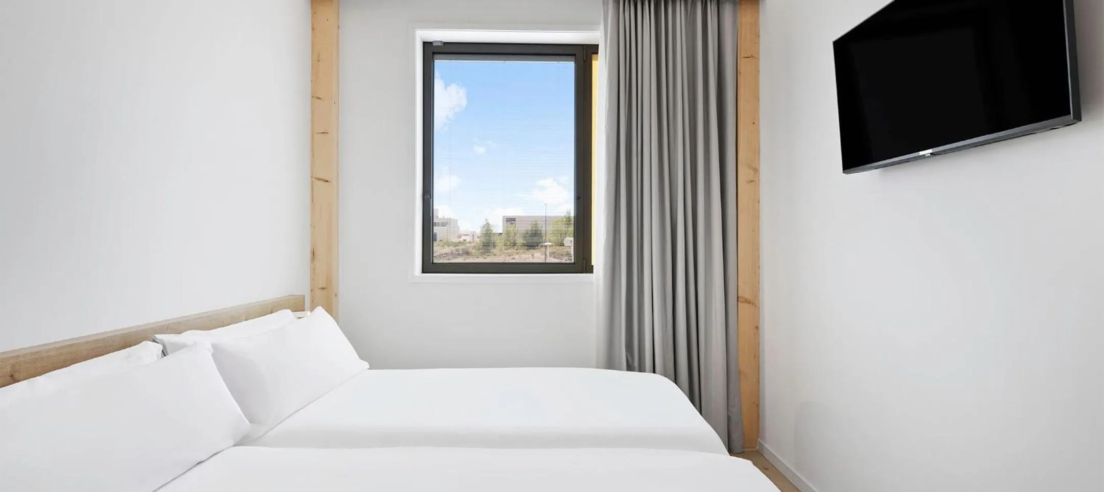 TV and multimedia, Bed in B&B HOTEL Madrid Tres Cantos