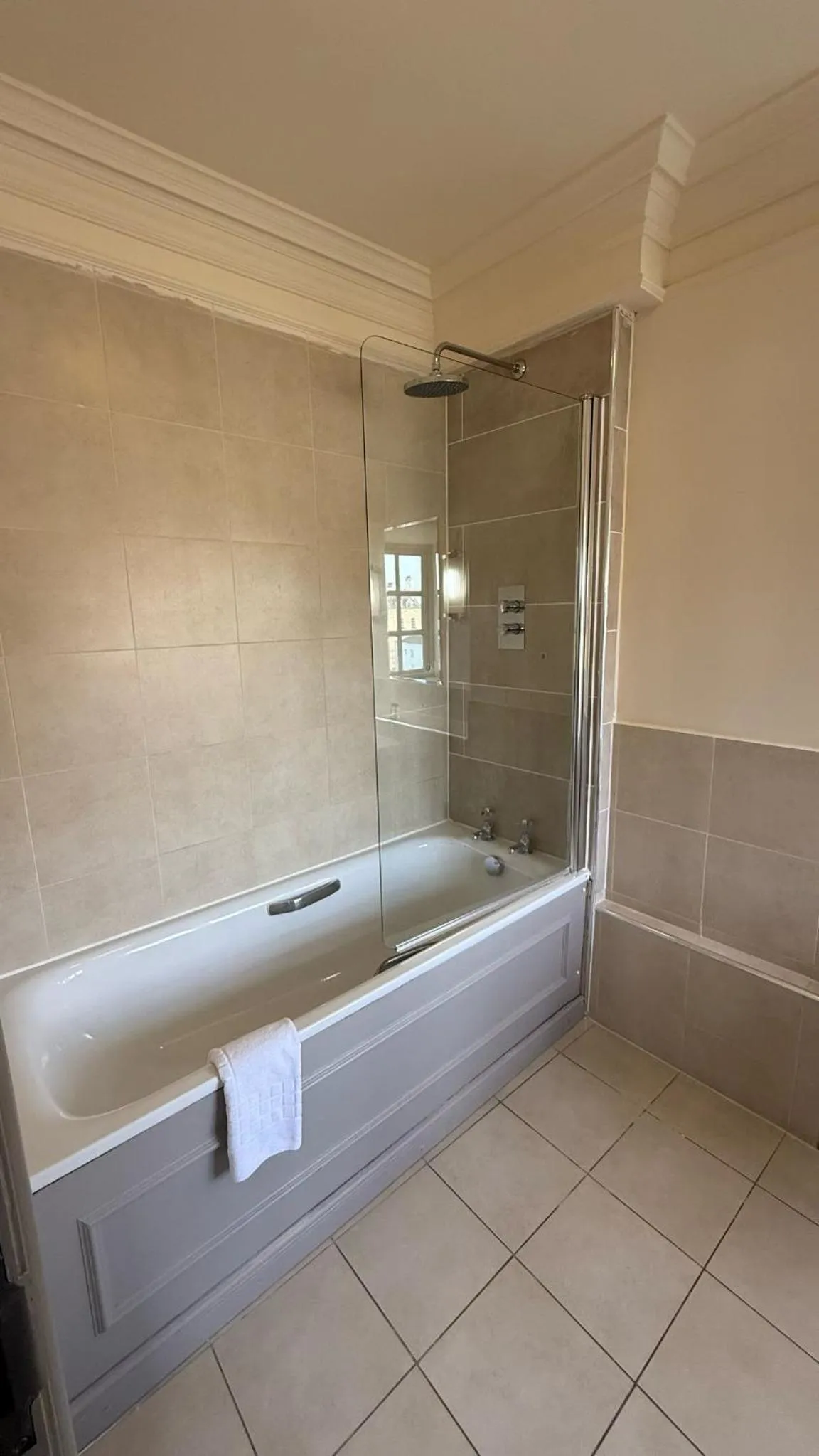 Shower in Harte & Garter