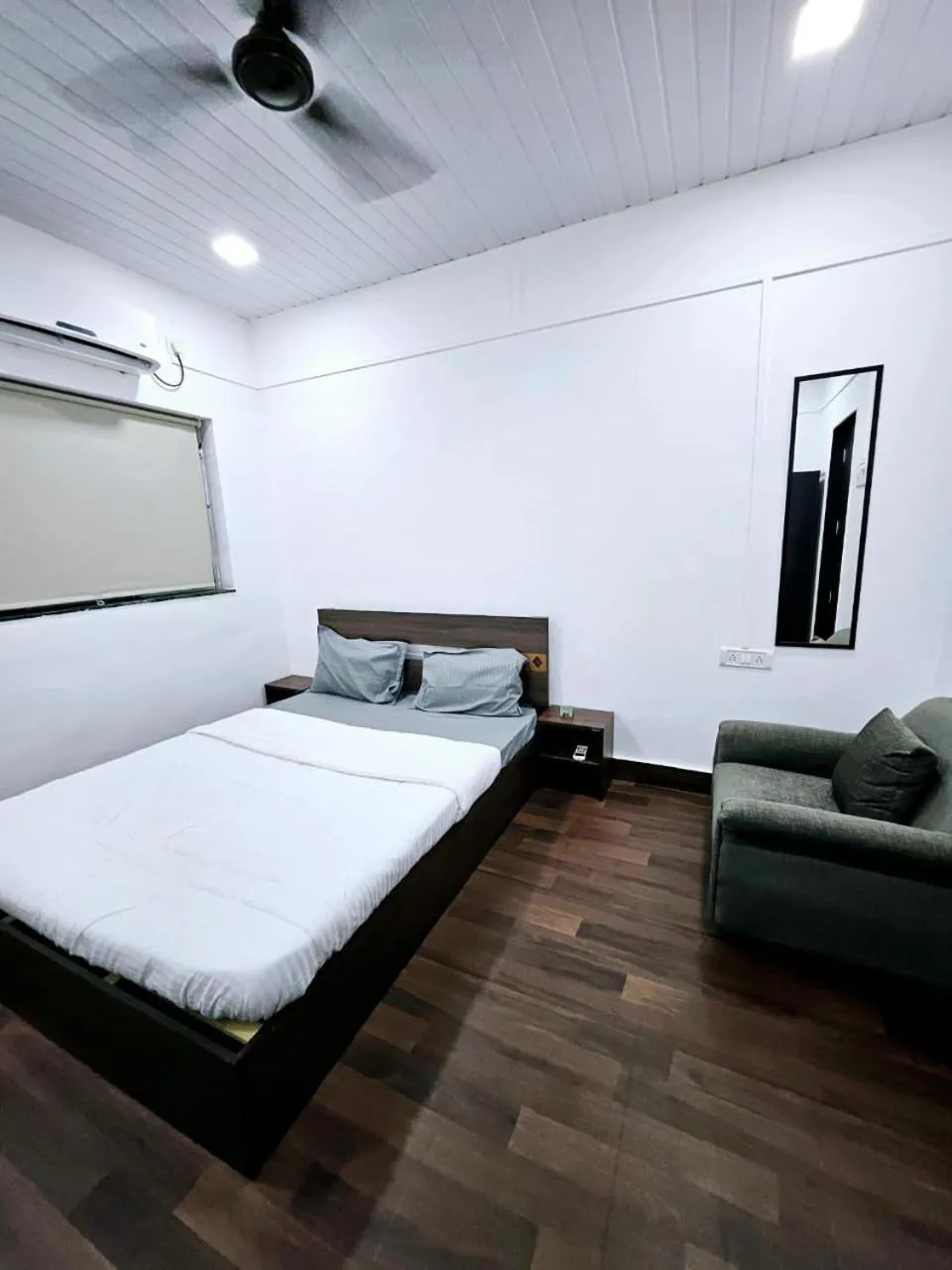 Bedroom, Bed in Don's Villa - Lonavala