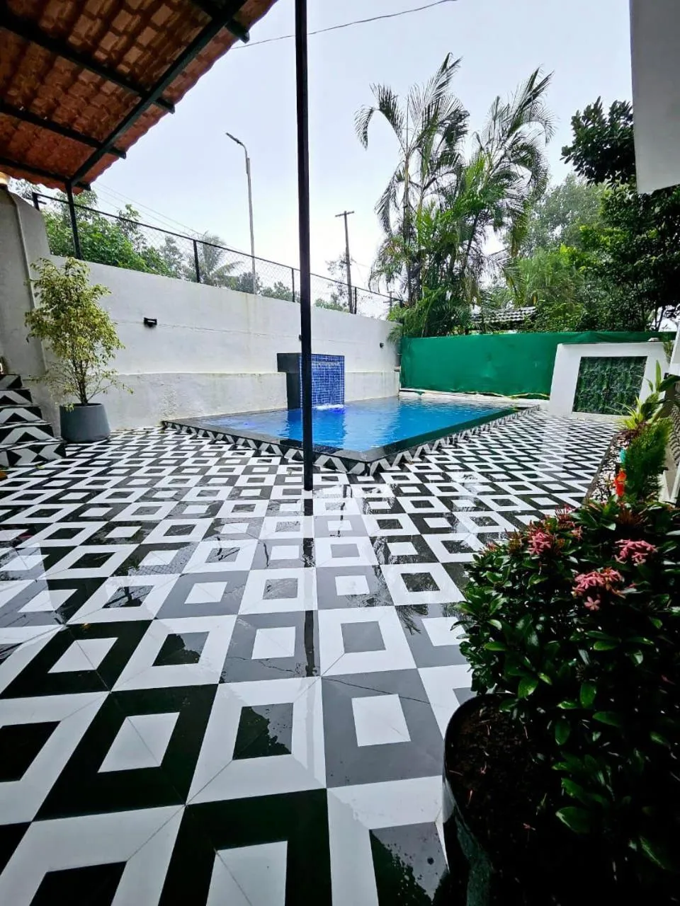 Swimming pool in Don's Villa - Lonavala