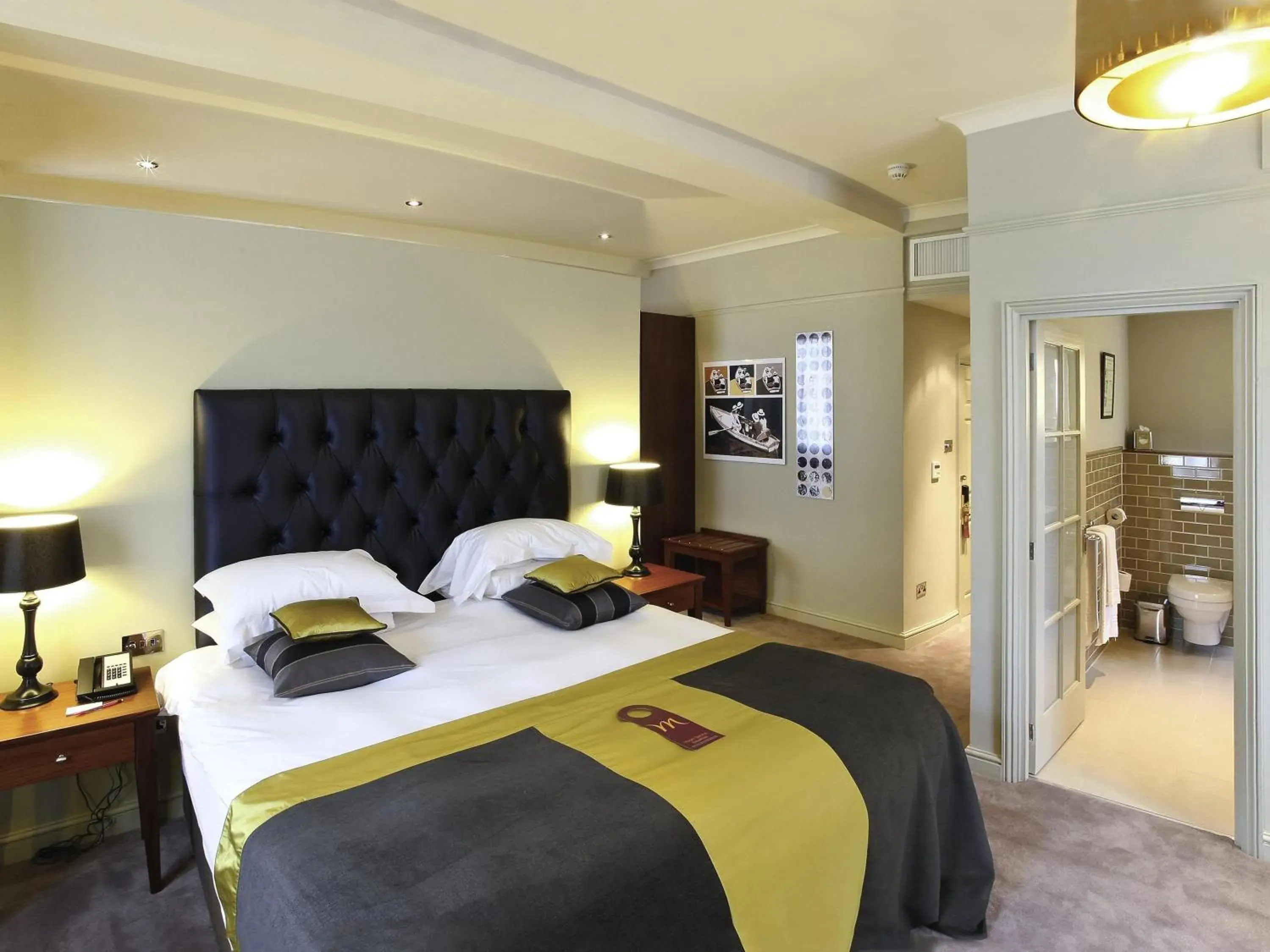 Privilege Double or Twin Room in Mercure Oxford Eastgate Hotel Privilege Double or Twin Room in Mercure Oxford Eastgate Hotel