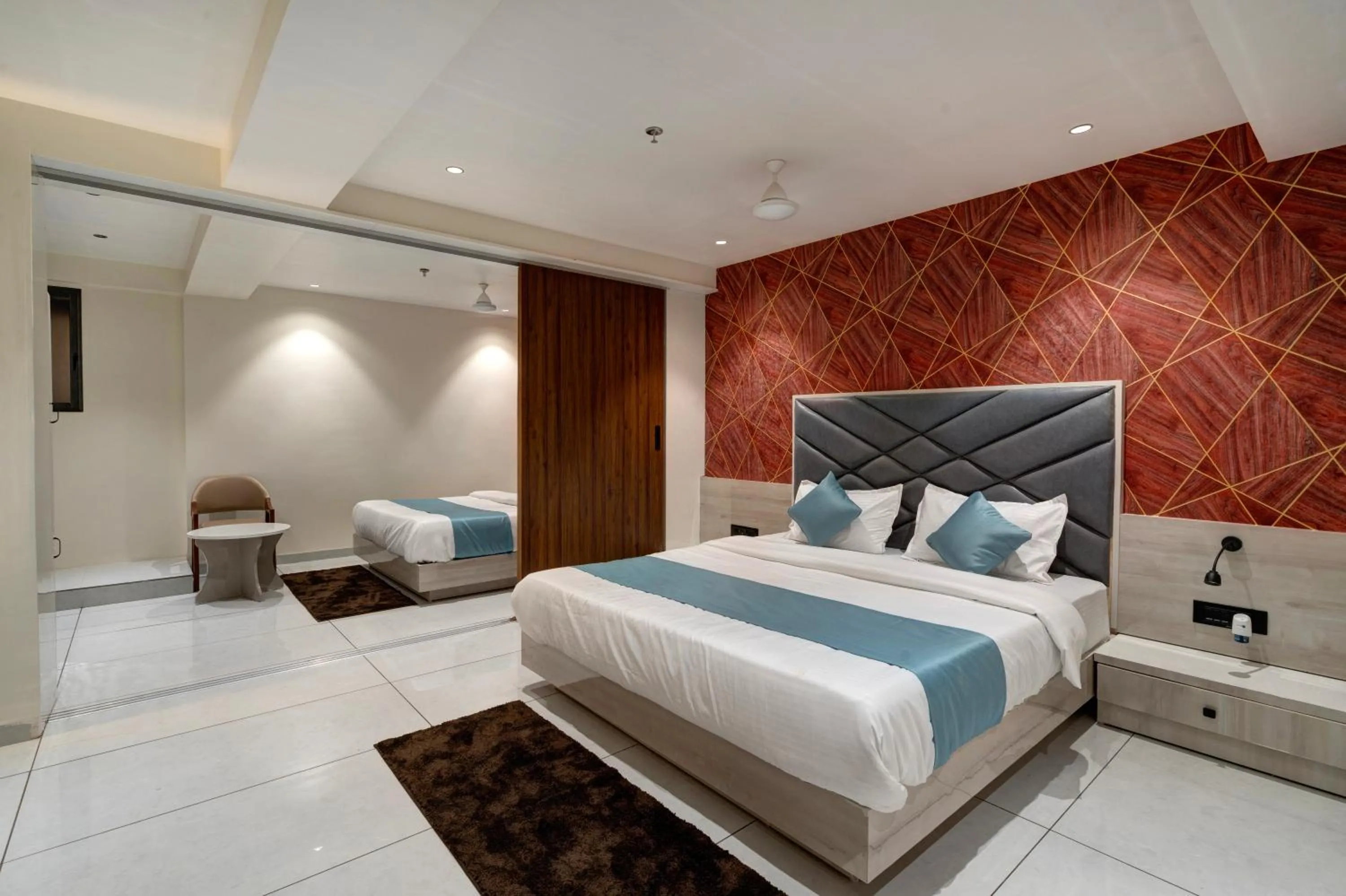 Bed in Hotel Shrimad Villa Gandhinagar