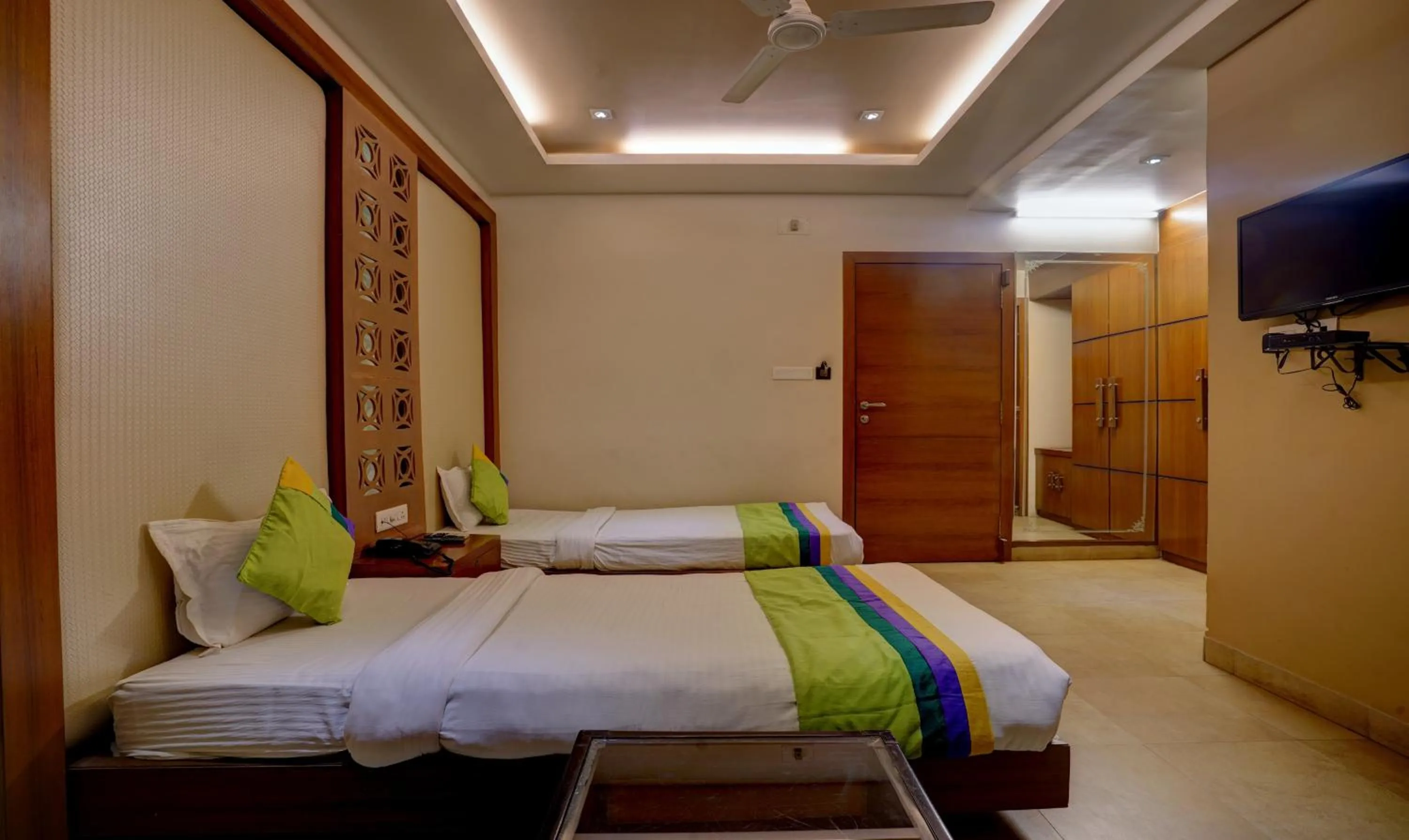 Bedroom, Bed in Treebo B&B