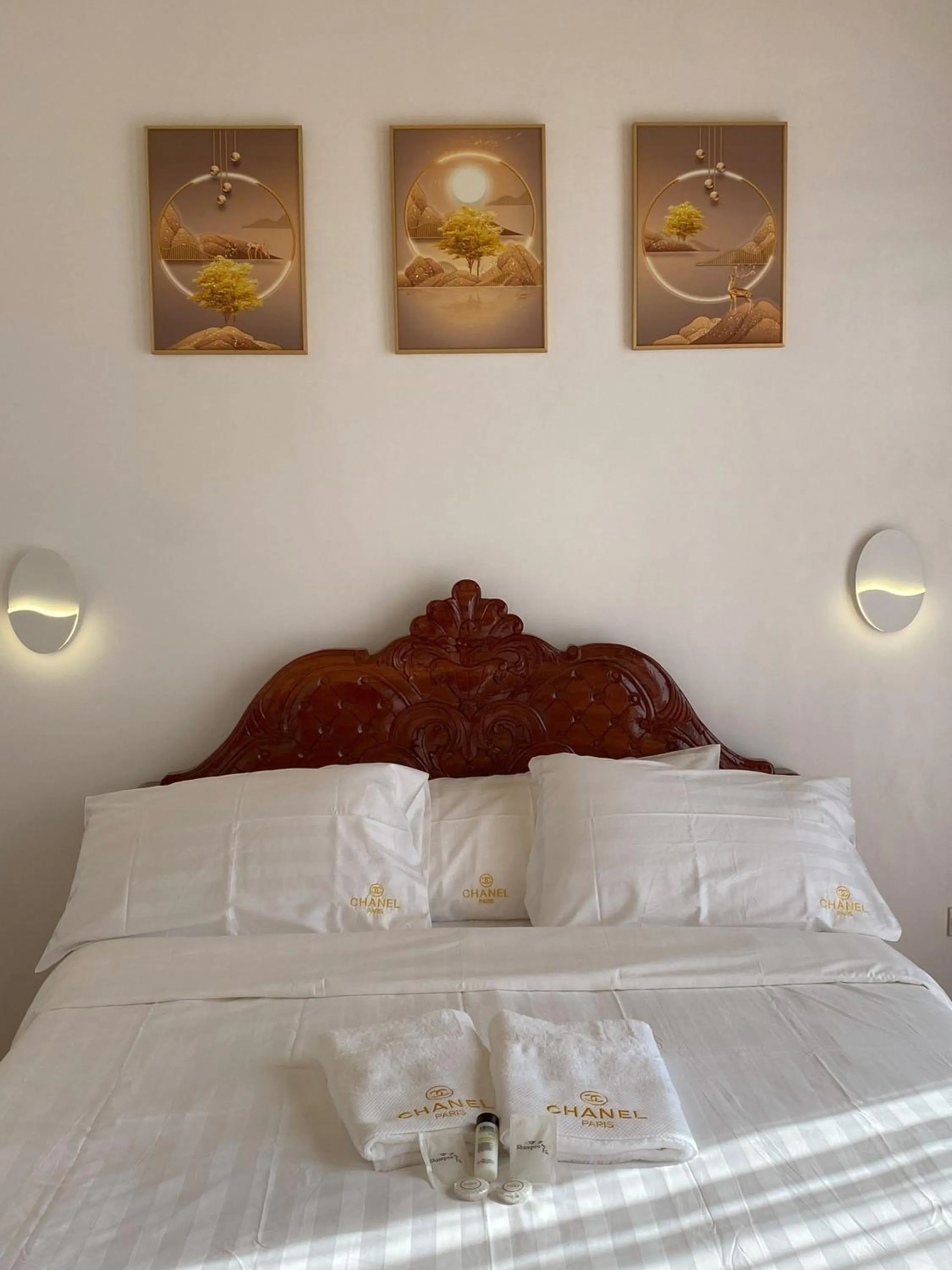 Bed in Villa Mercedes Private Resort