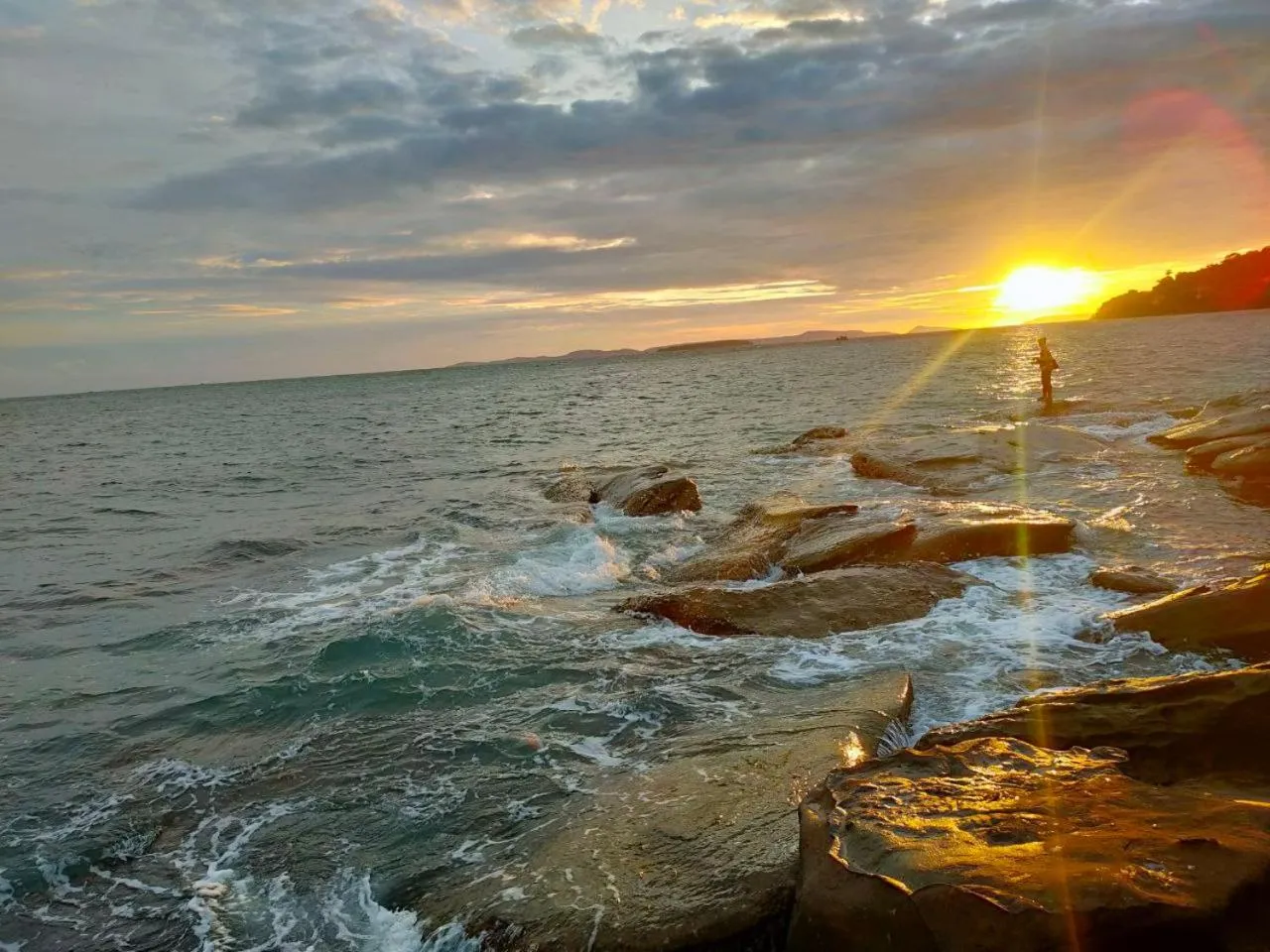 Sunset in Easy Backpackers Paradise