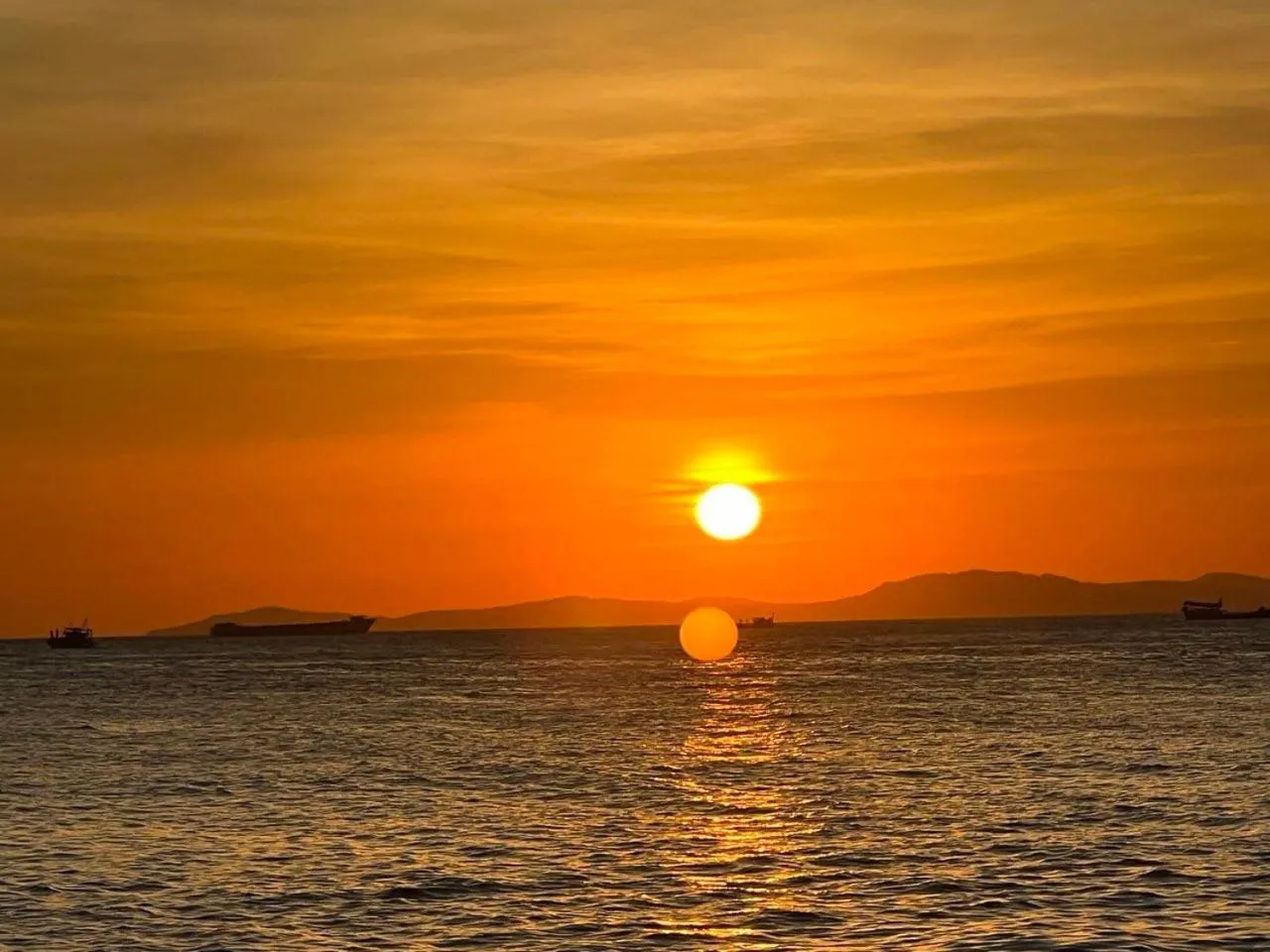 Sunset in Easy Backpackers Paradise