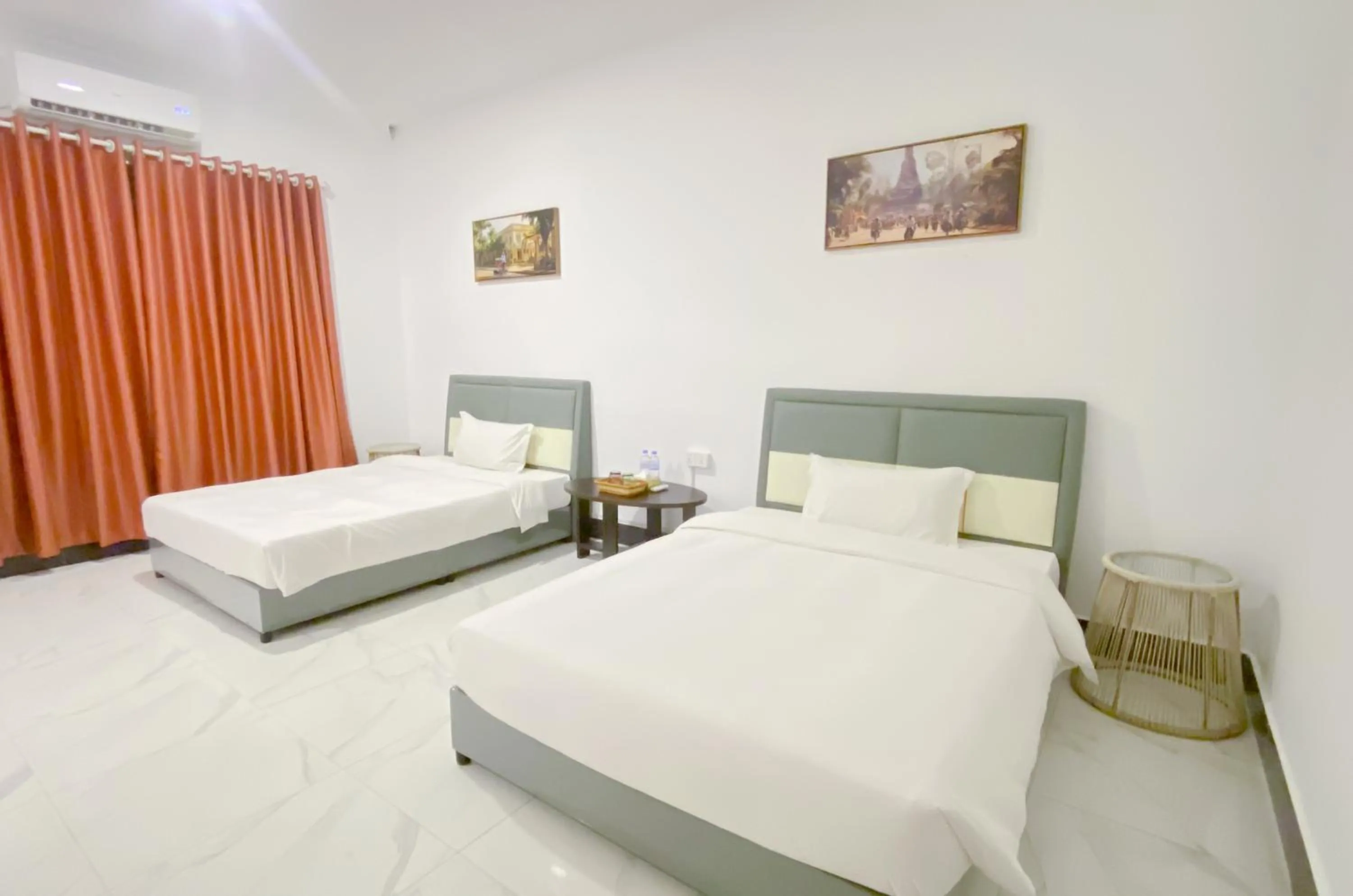 Bedroom, Bed in Easy Backpackers Paradise