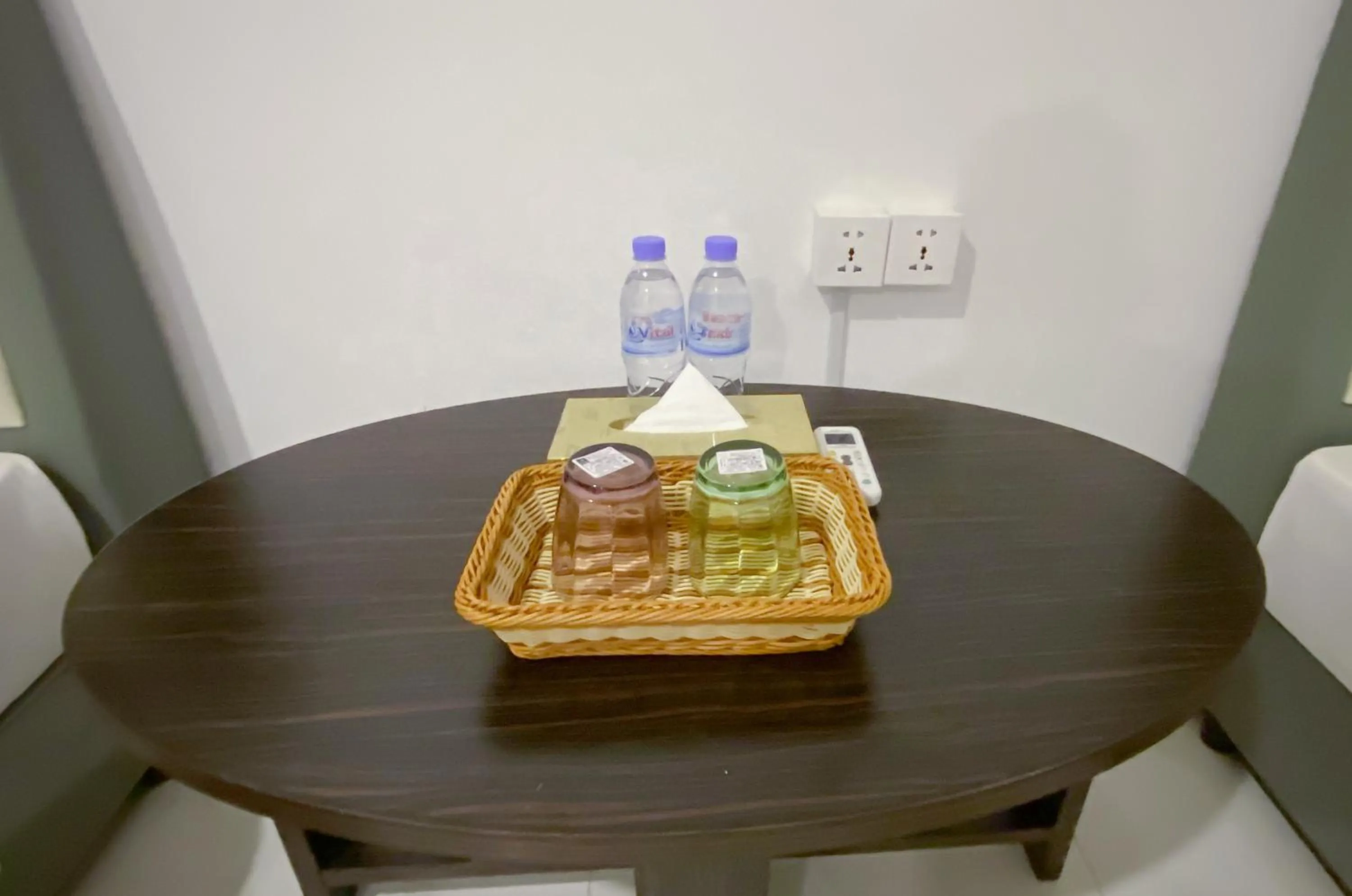 Drinks in Easy Backpackers Paradise