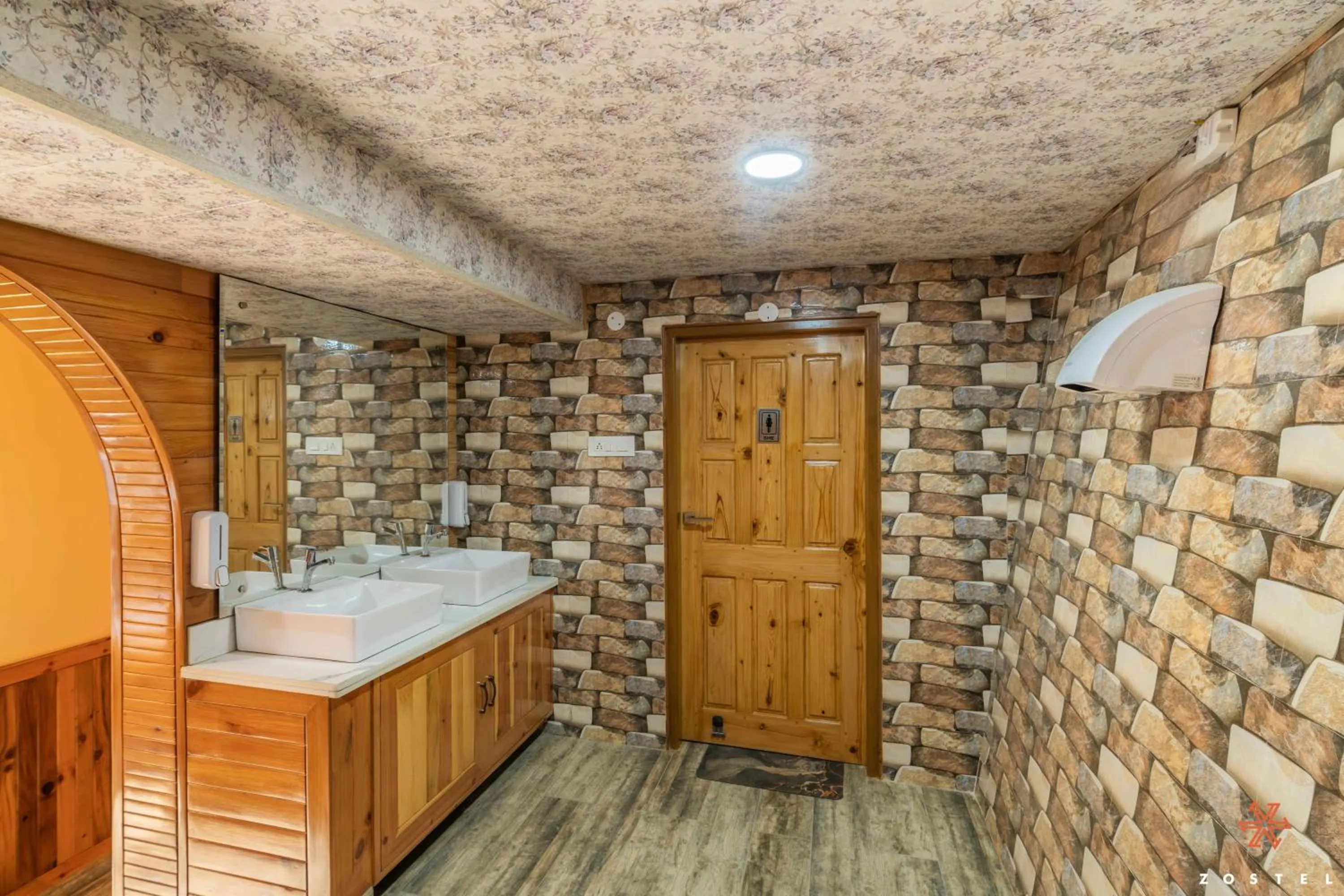 Zostel Kotgarh, Narkanda