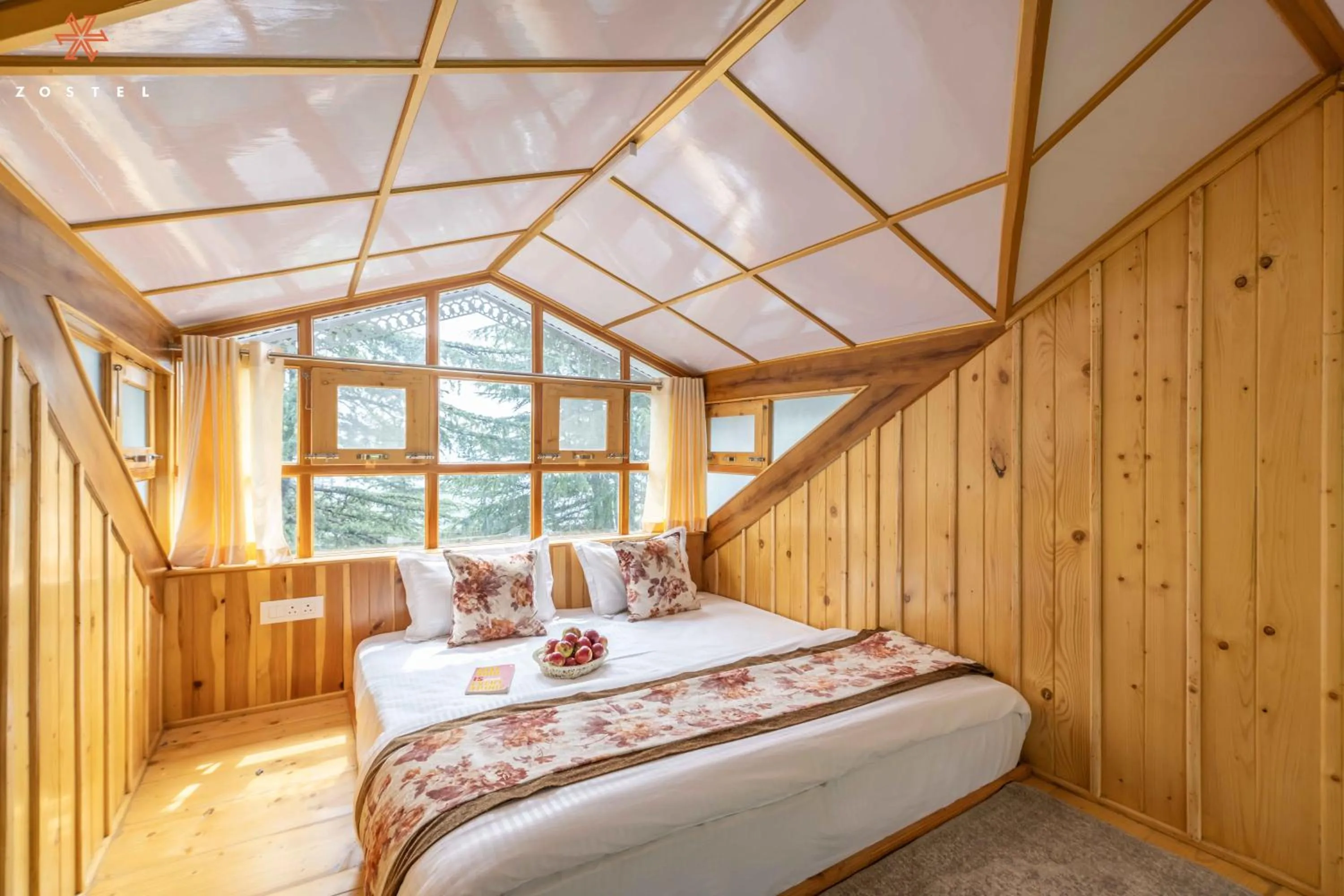 Bed in Zostel Kotgarh, Narkanda