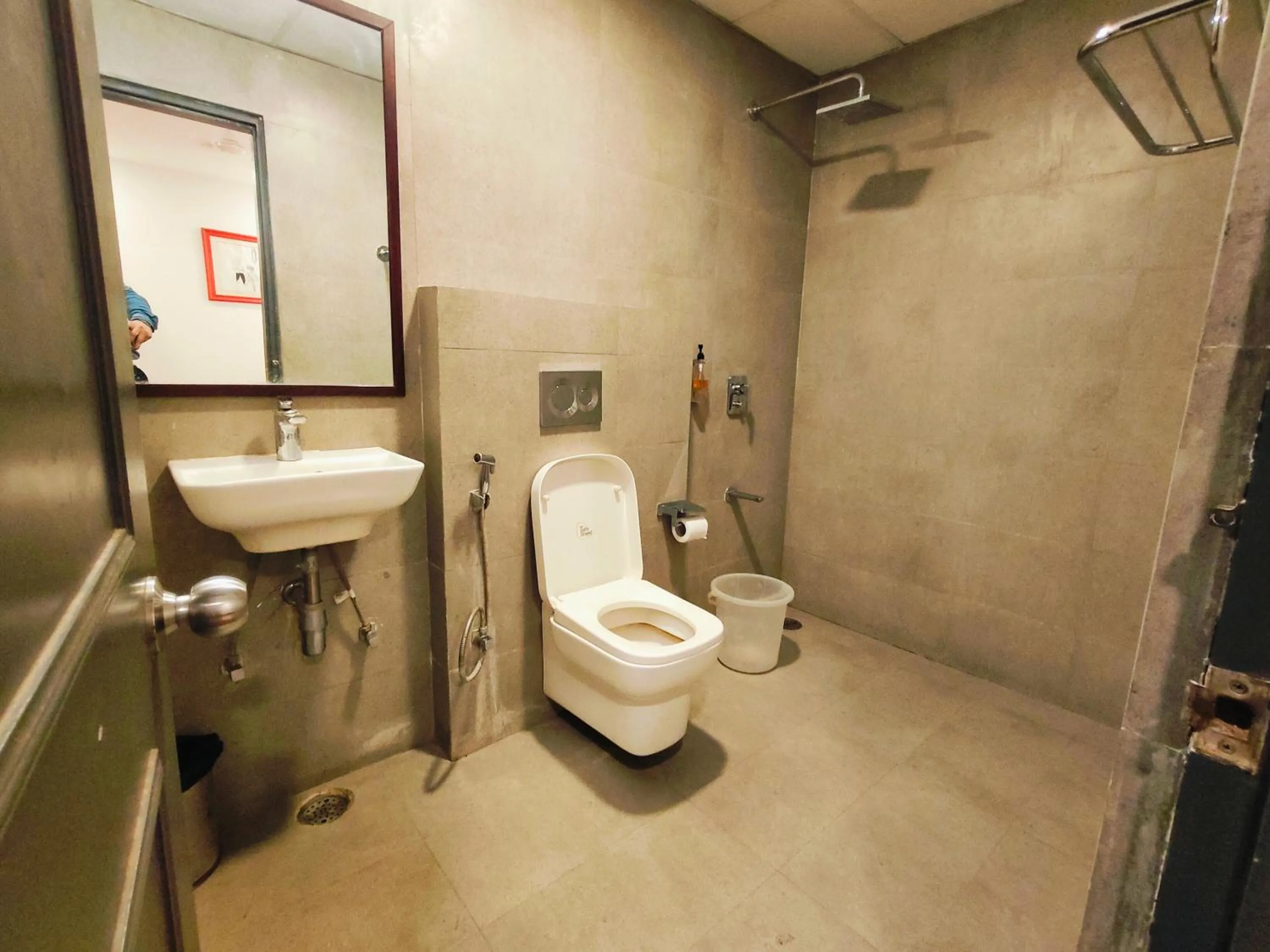 Shower in Hotel La Maison