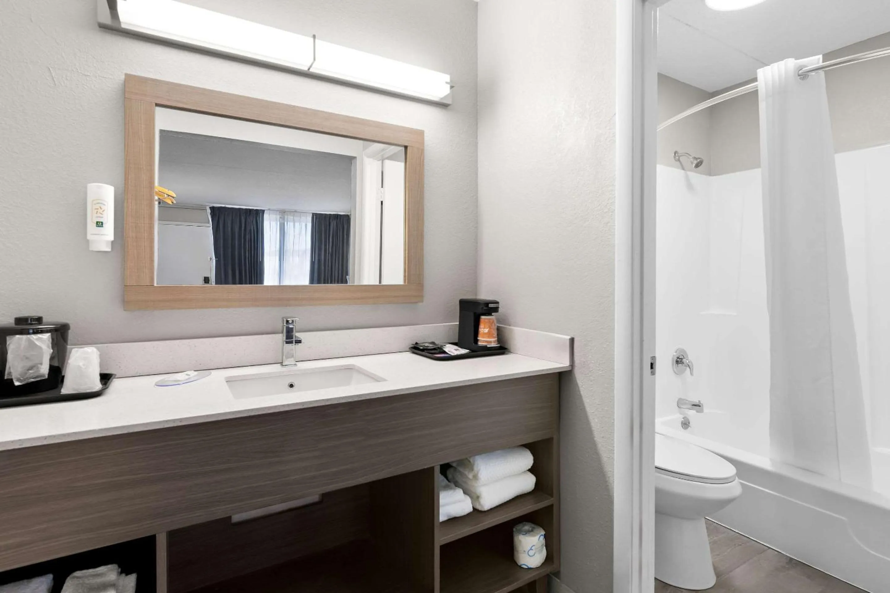 Bedroom in Quality Inn Nashville - Opryland Area