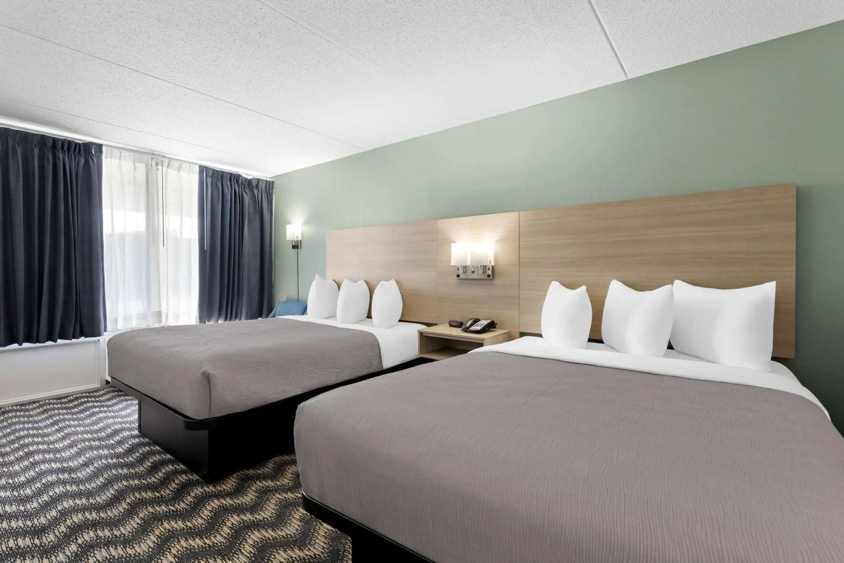 Bedroom, Bed in Quality Inn Nashville - Opryland Area