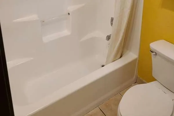 Shower in MetroParc 'nSuites