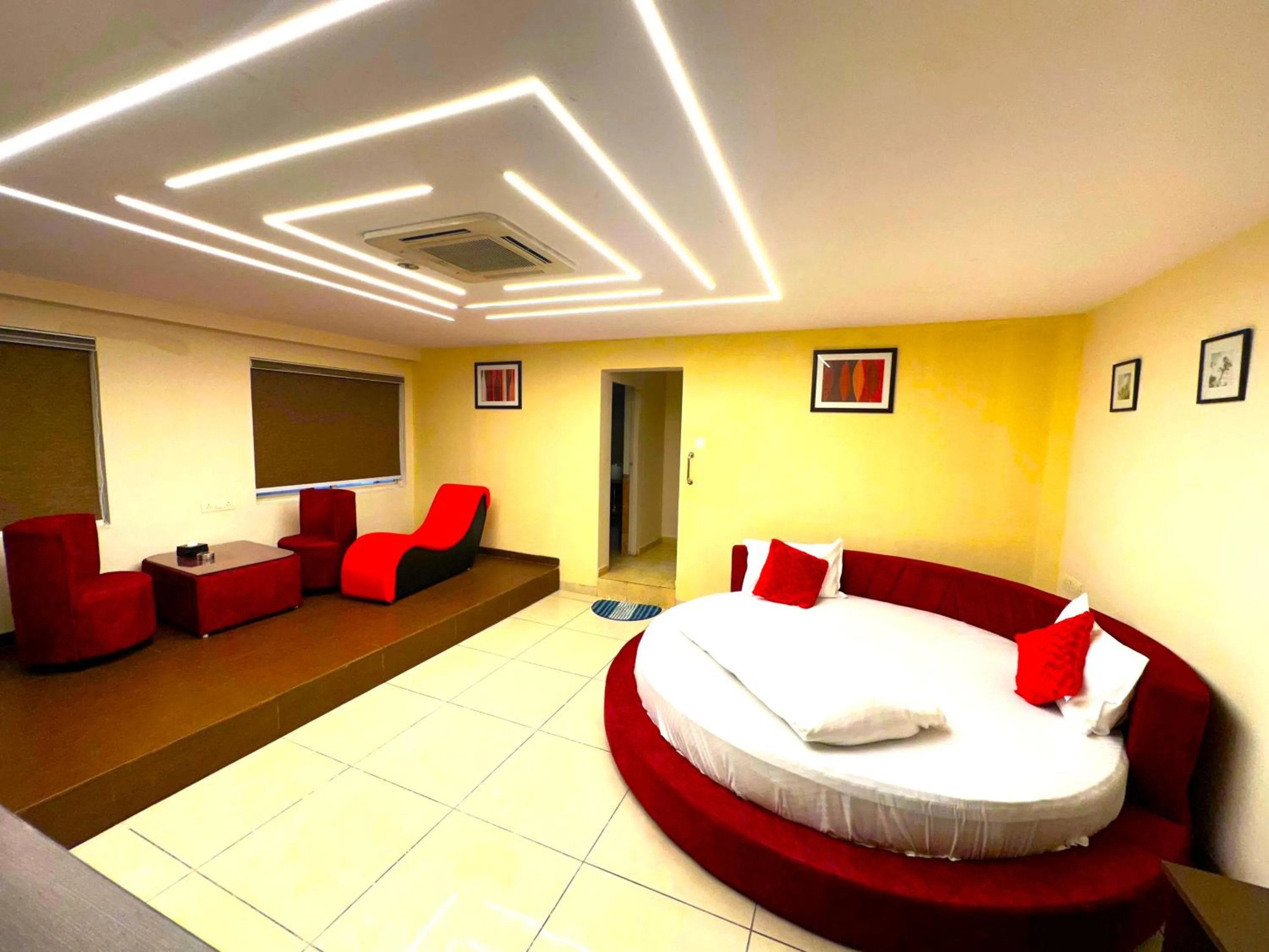 Bed in Aundh Elite Stay