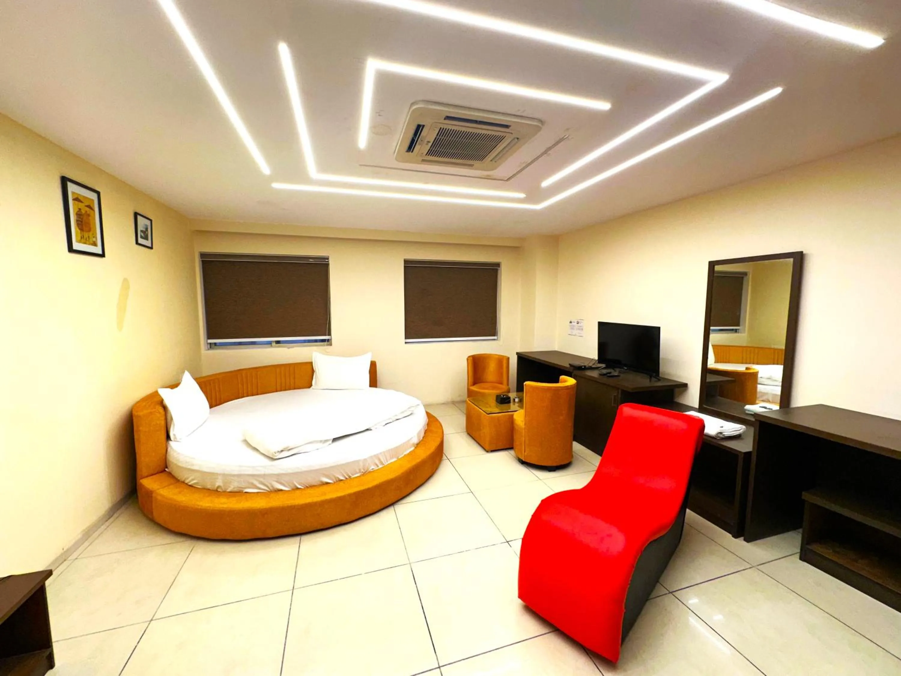 Bed in Aundh Elite Stay