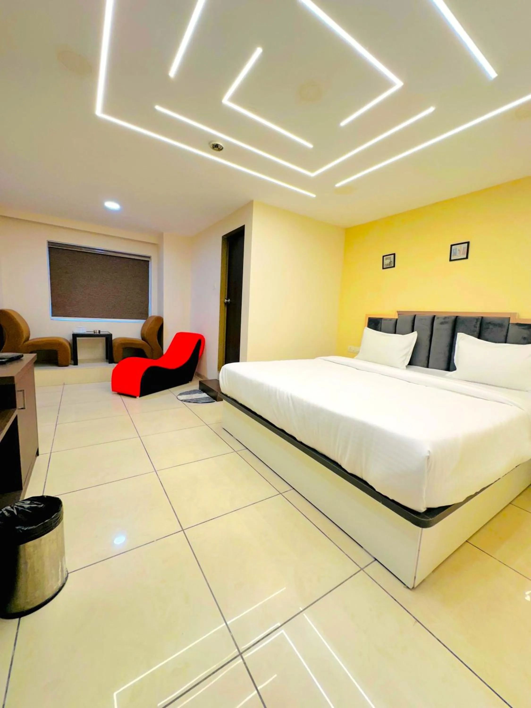 Bed in Aundh Elite Stay
