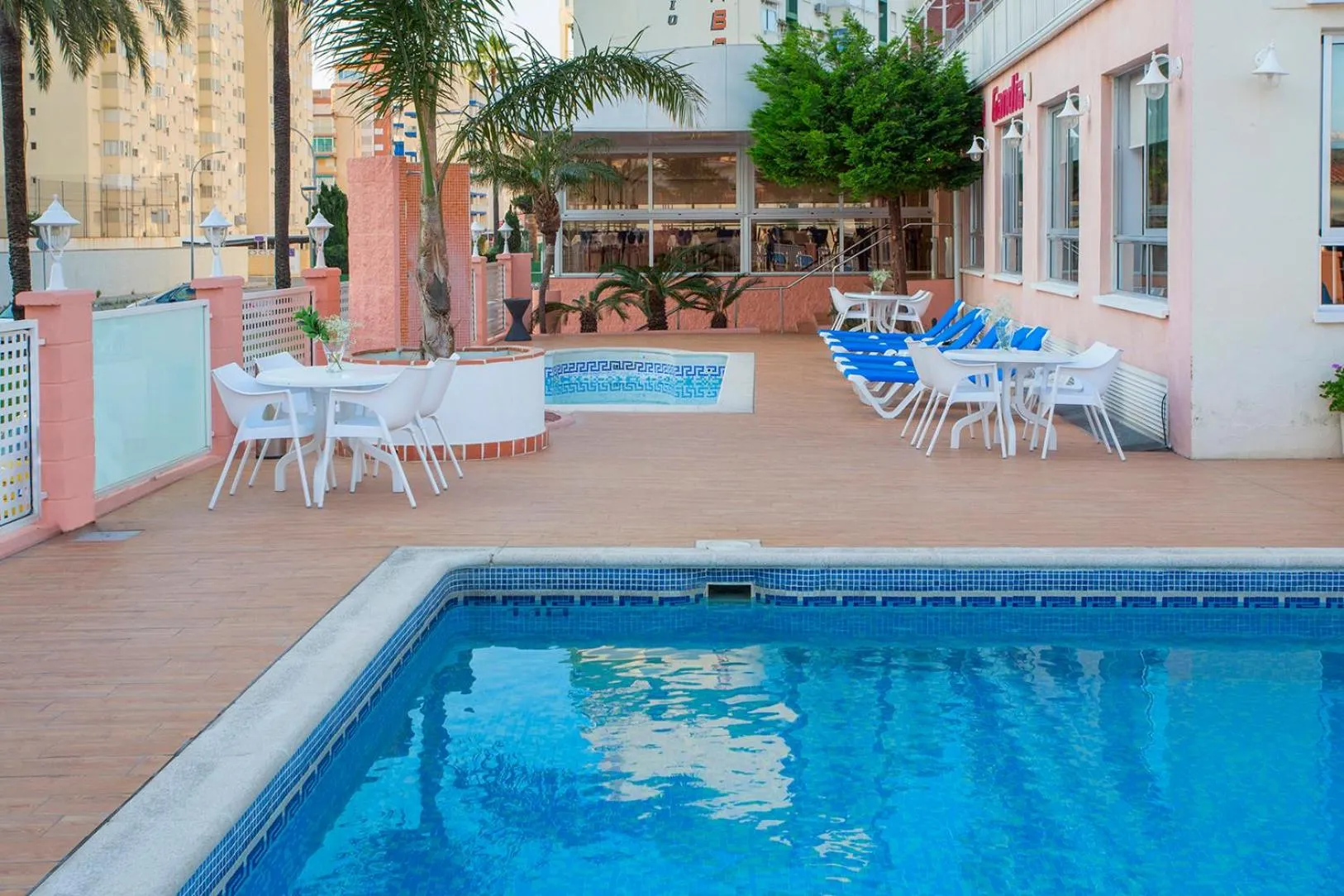 Swimming pool in Gandia Playa