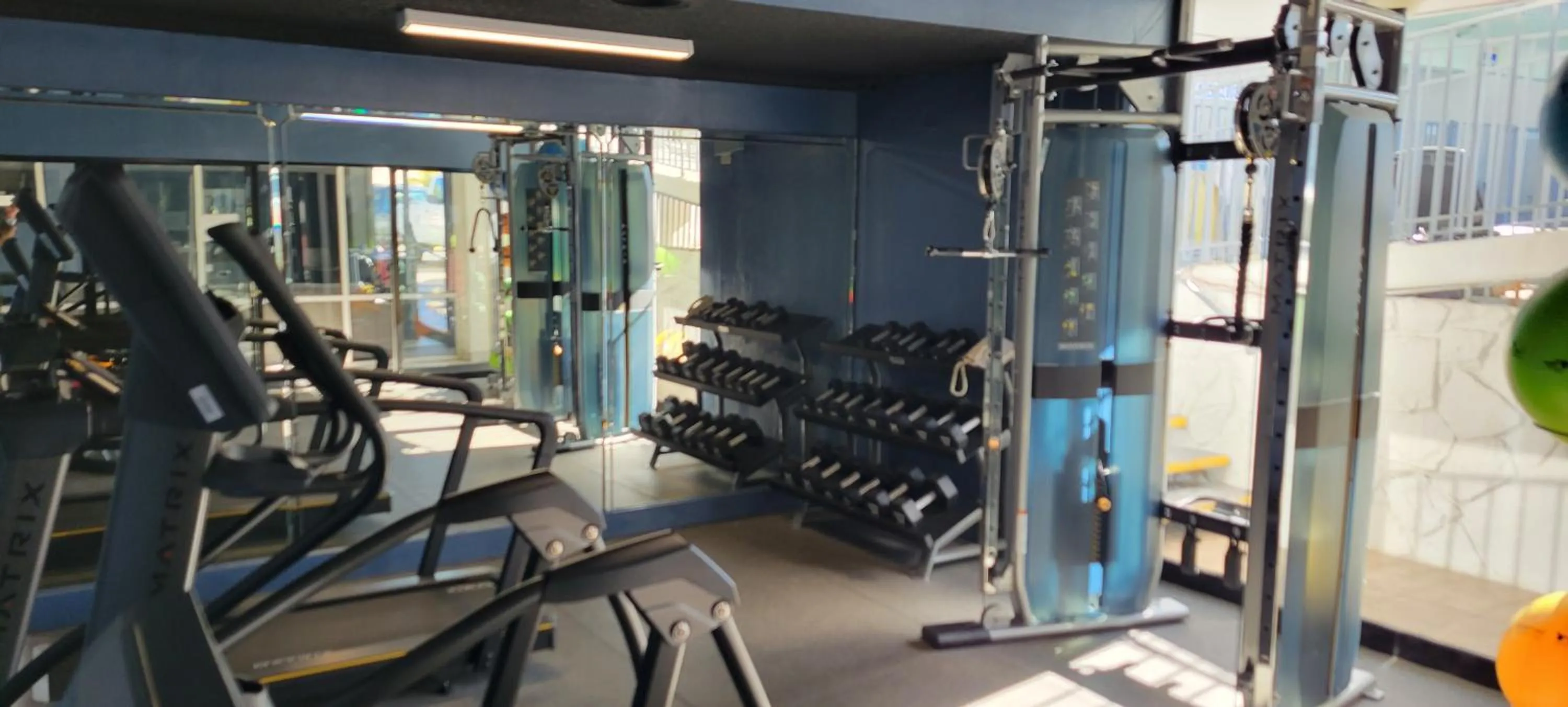 Fitness centre/facilities in MC Pacific Inn & Suites Torrance