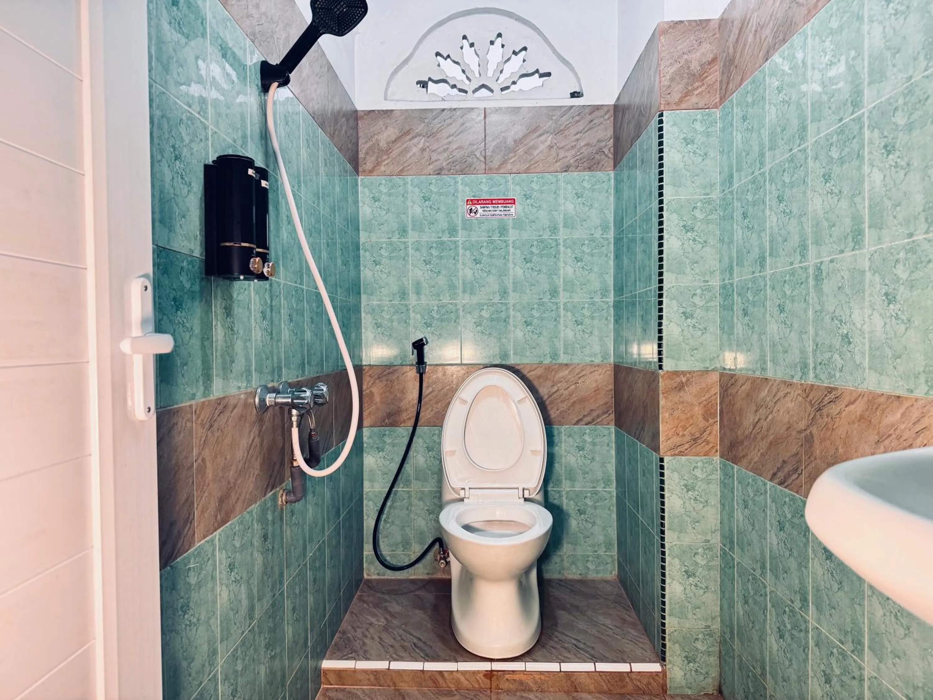 Bathroom in Hotel Grand Bandara