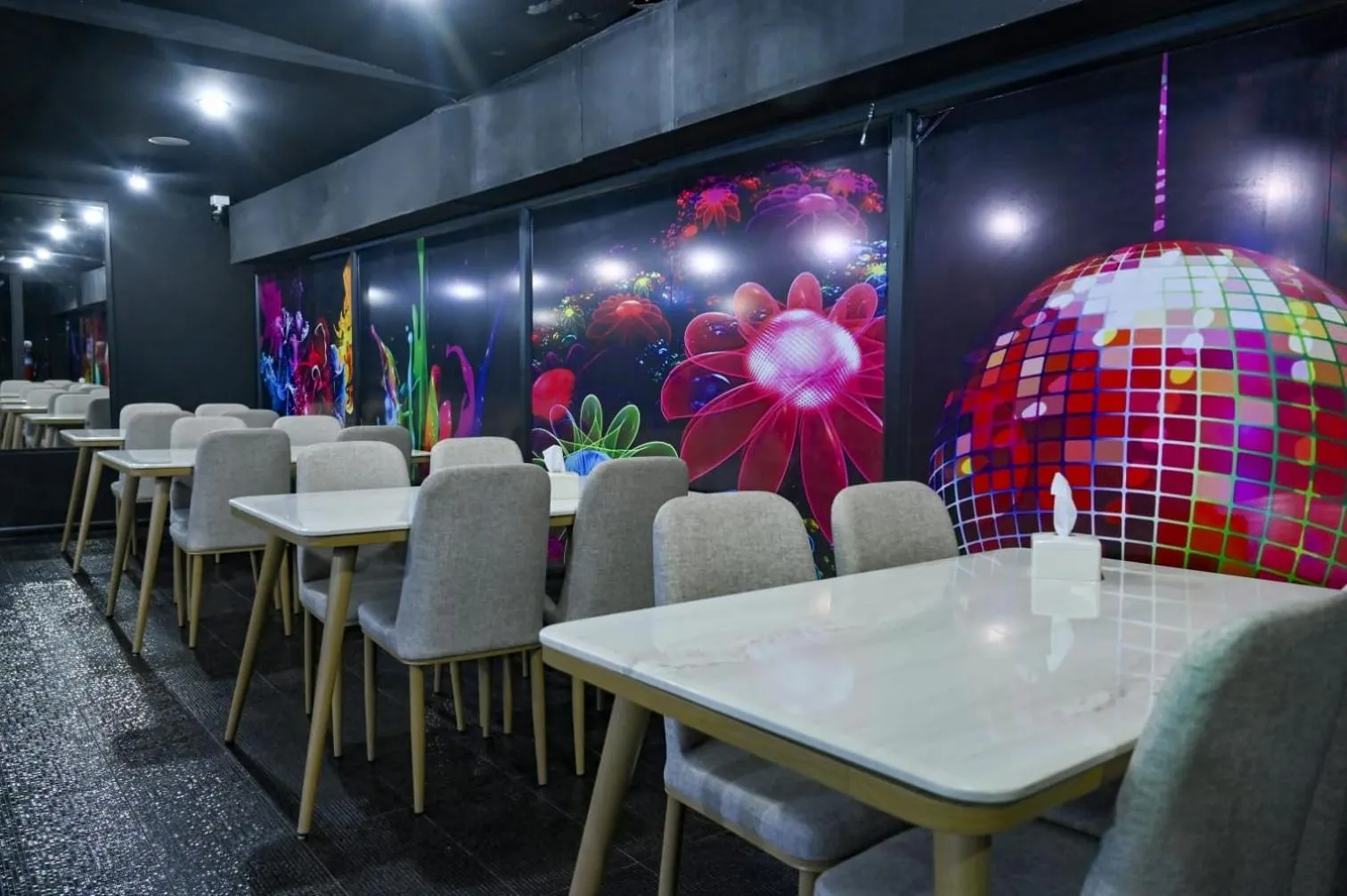 Restaurant/places to eat in Le Manate