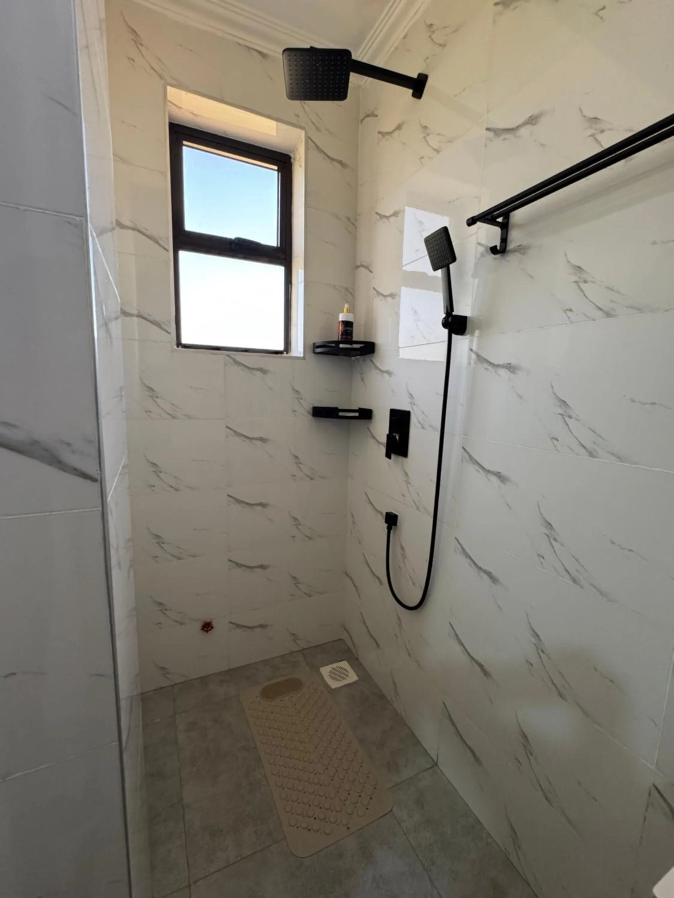 Bathroom in Canopy View Hotel