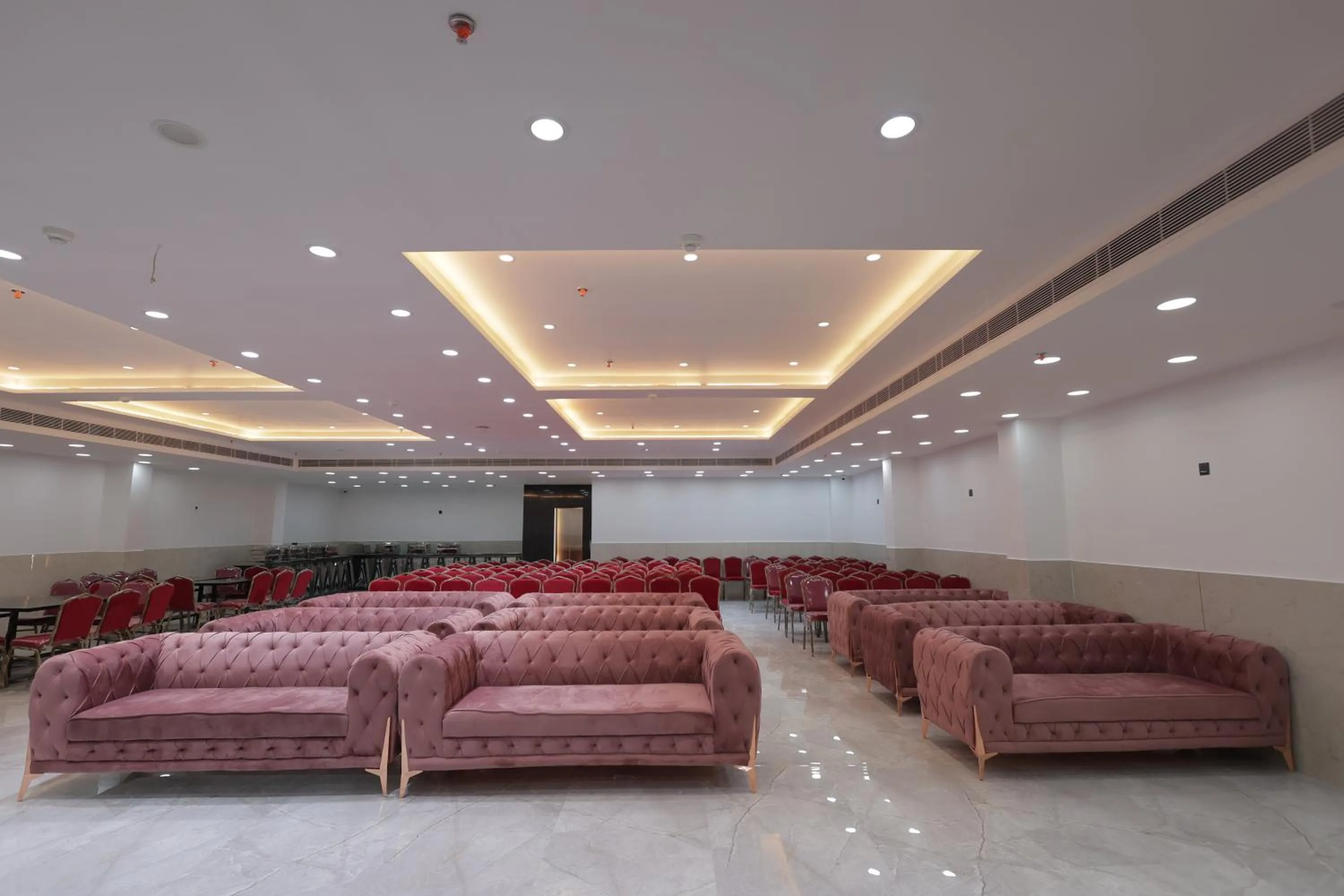 Banquet/Function facilities in SNJ Taj Grand