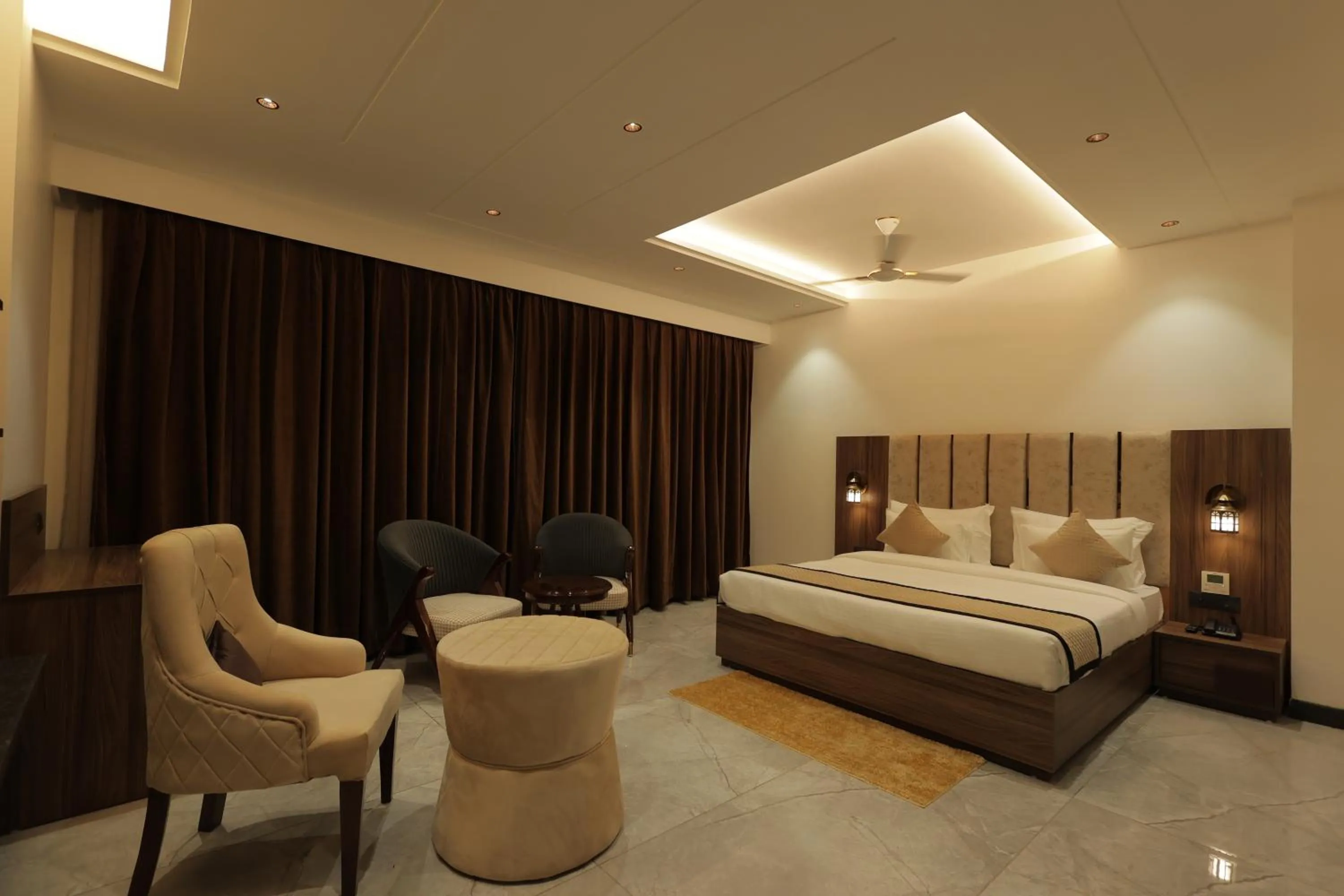 Bedroom, Bed in SNJ Taj Grand