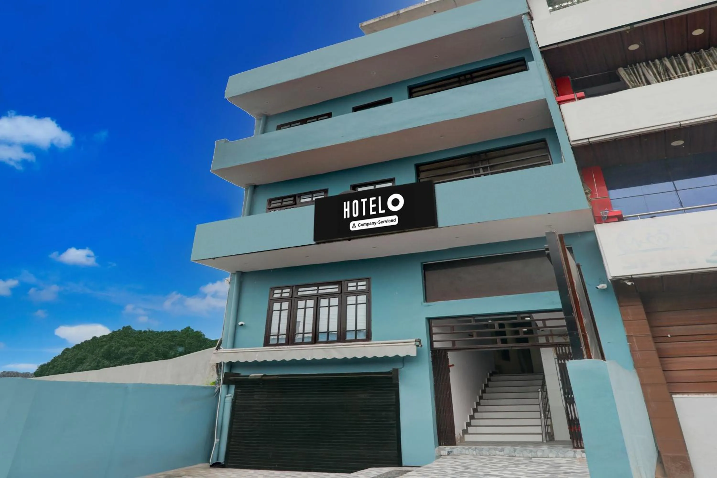 Facade/entrance in Super Hotel O Shri Buddheshwar Temple Lucknow