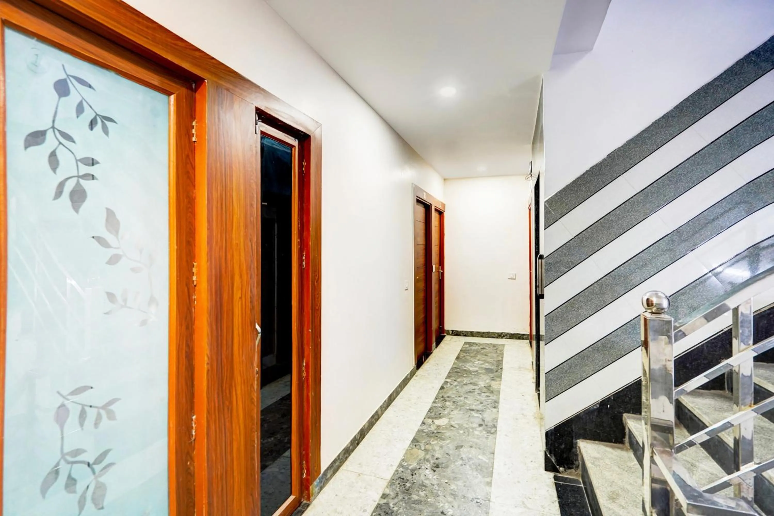 Lobby or reception in HOTEL O BONJOUR .INN NEAR CROWN PLAZA