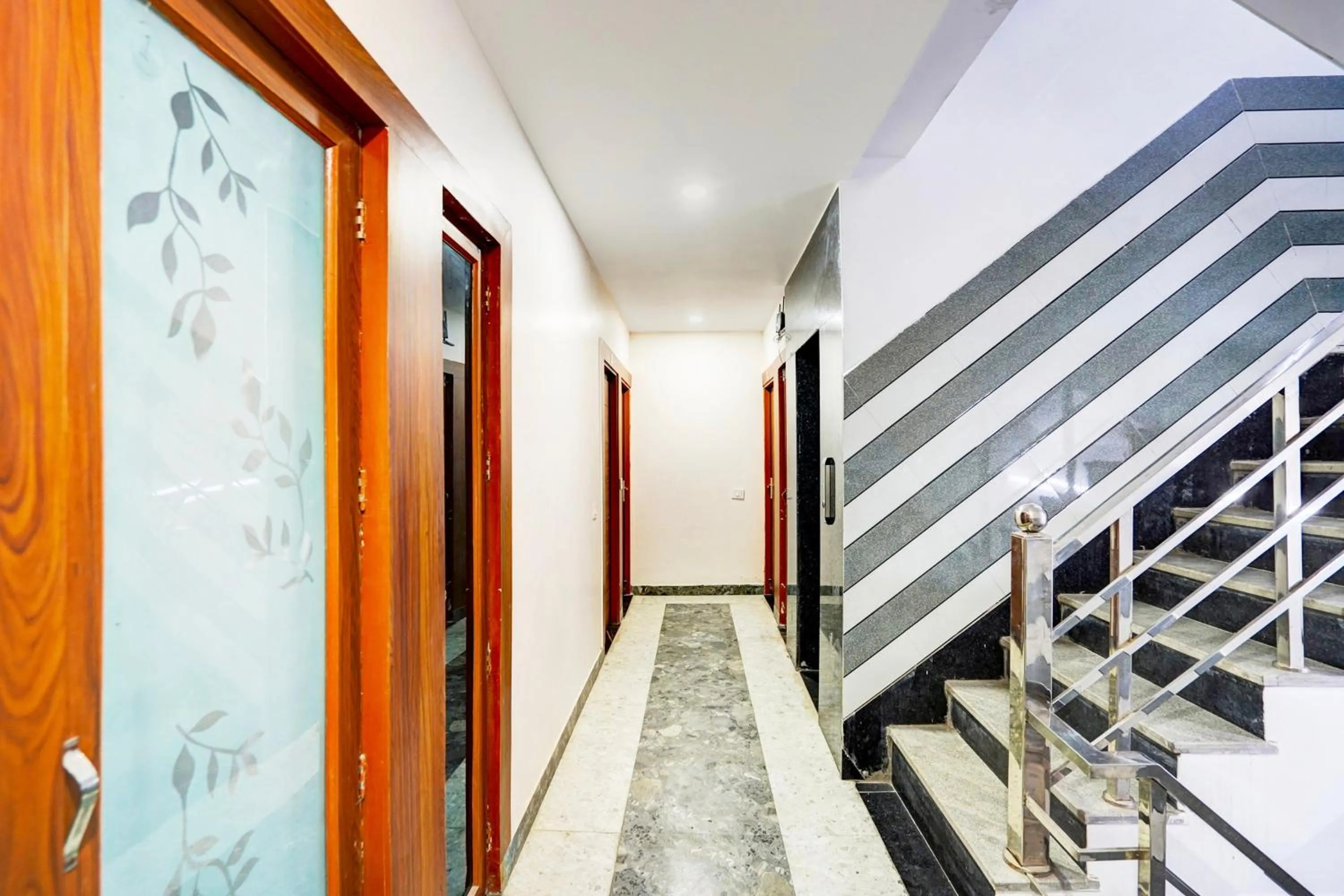 Lobby or reception in HOTEL O BONJOUR .INN NEAR CROWN PLAZA