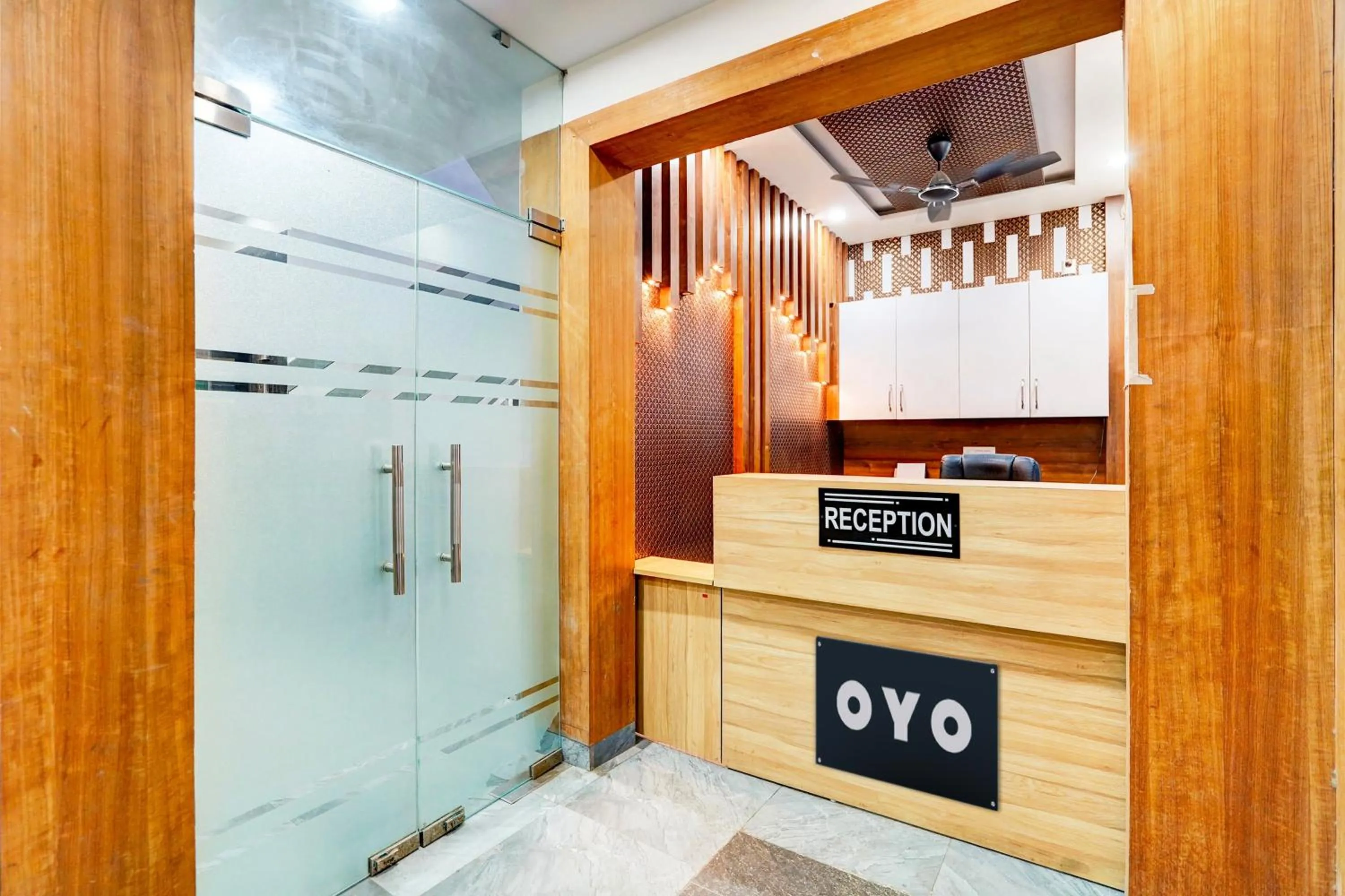 Lobby or reception in HOTEL O BONJOUR .INN NEAR CROWN PLAZA