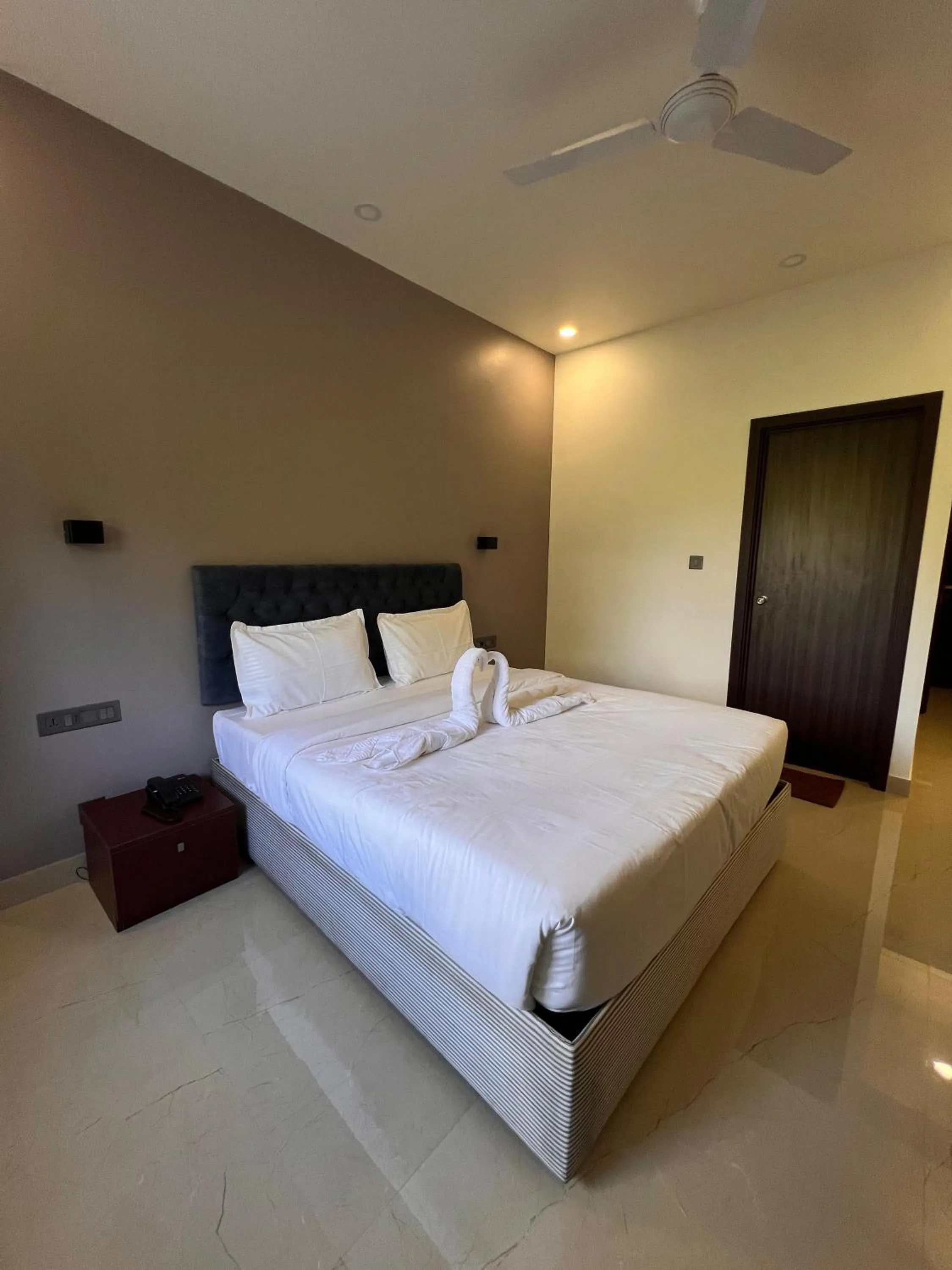 Bedroom, Bed in The Lotaz Hotel