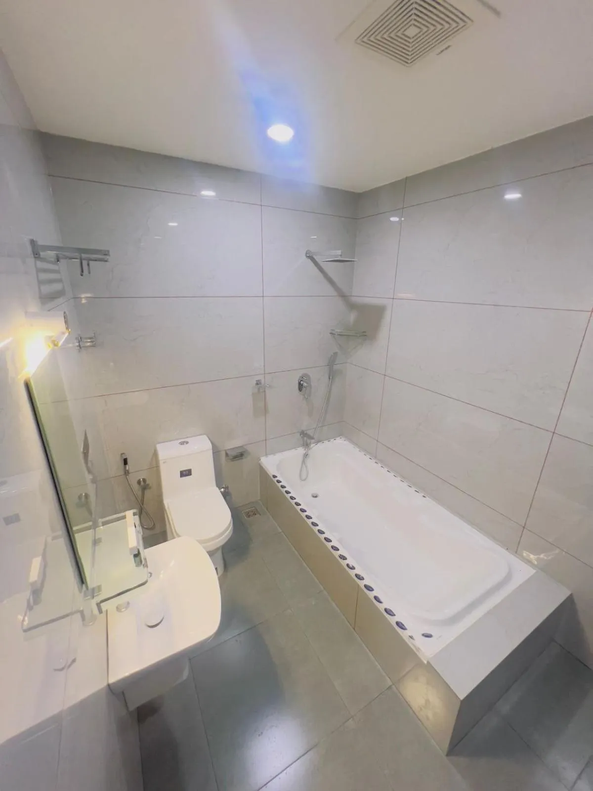 Bath in The Lotaz Hotel