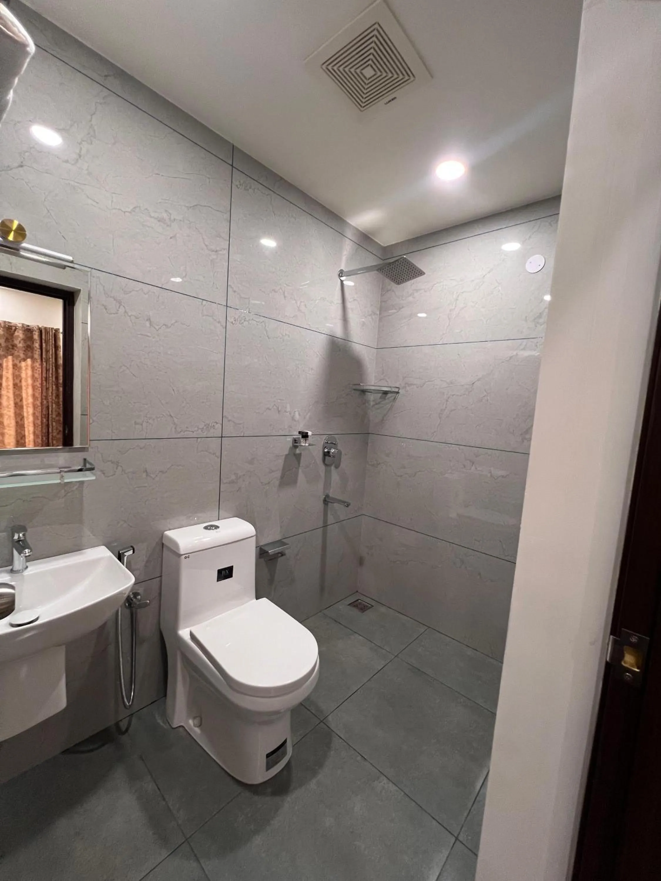 Bathroom in The Lotaz Hotel