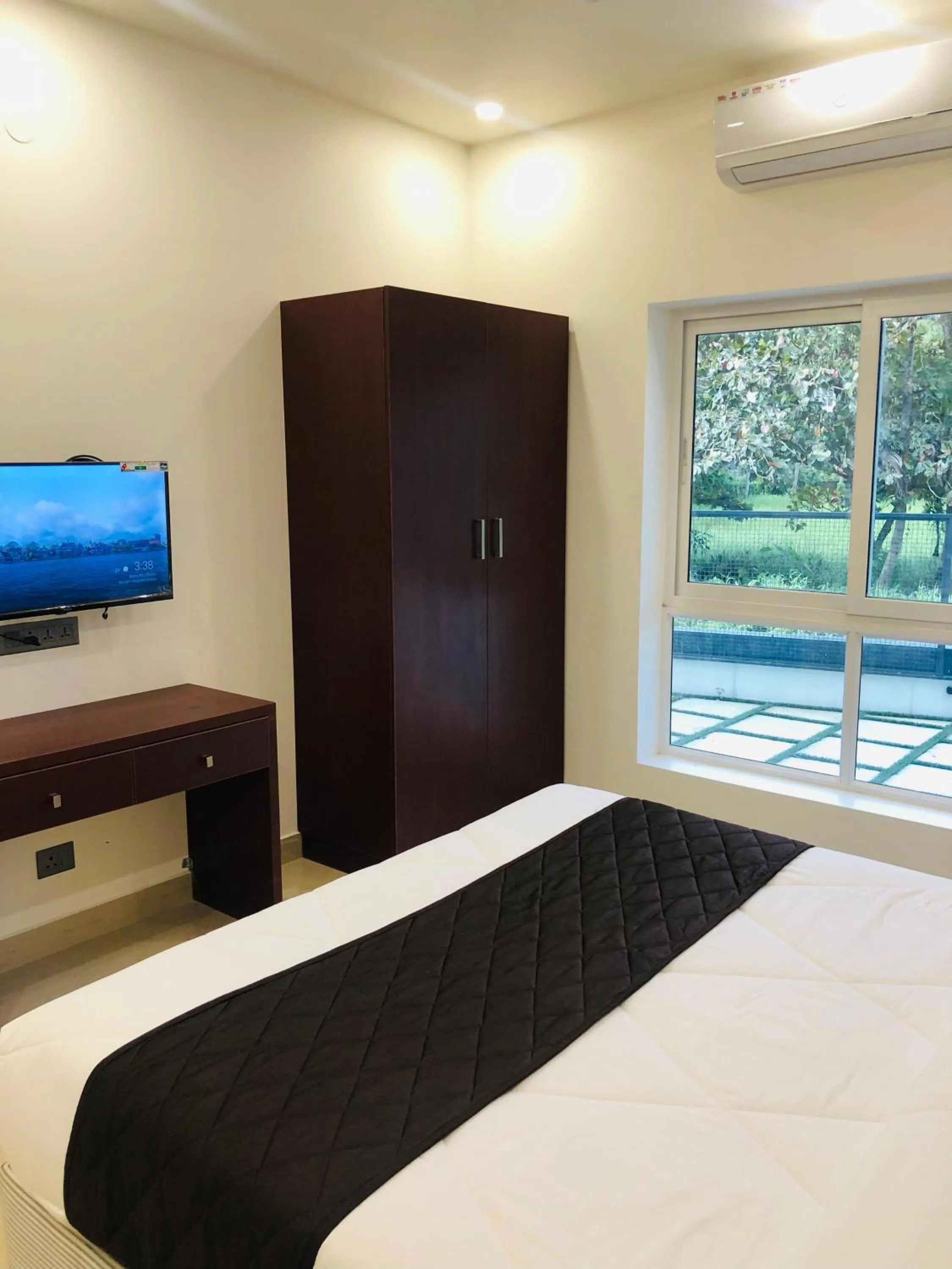 Photo of the whole room, Bed in The Lotaz Hotel