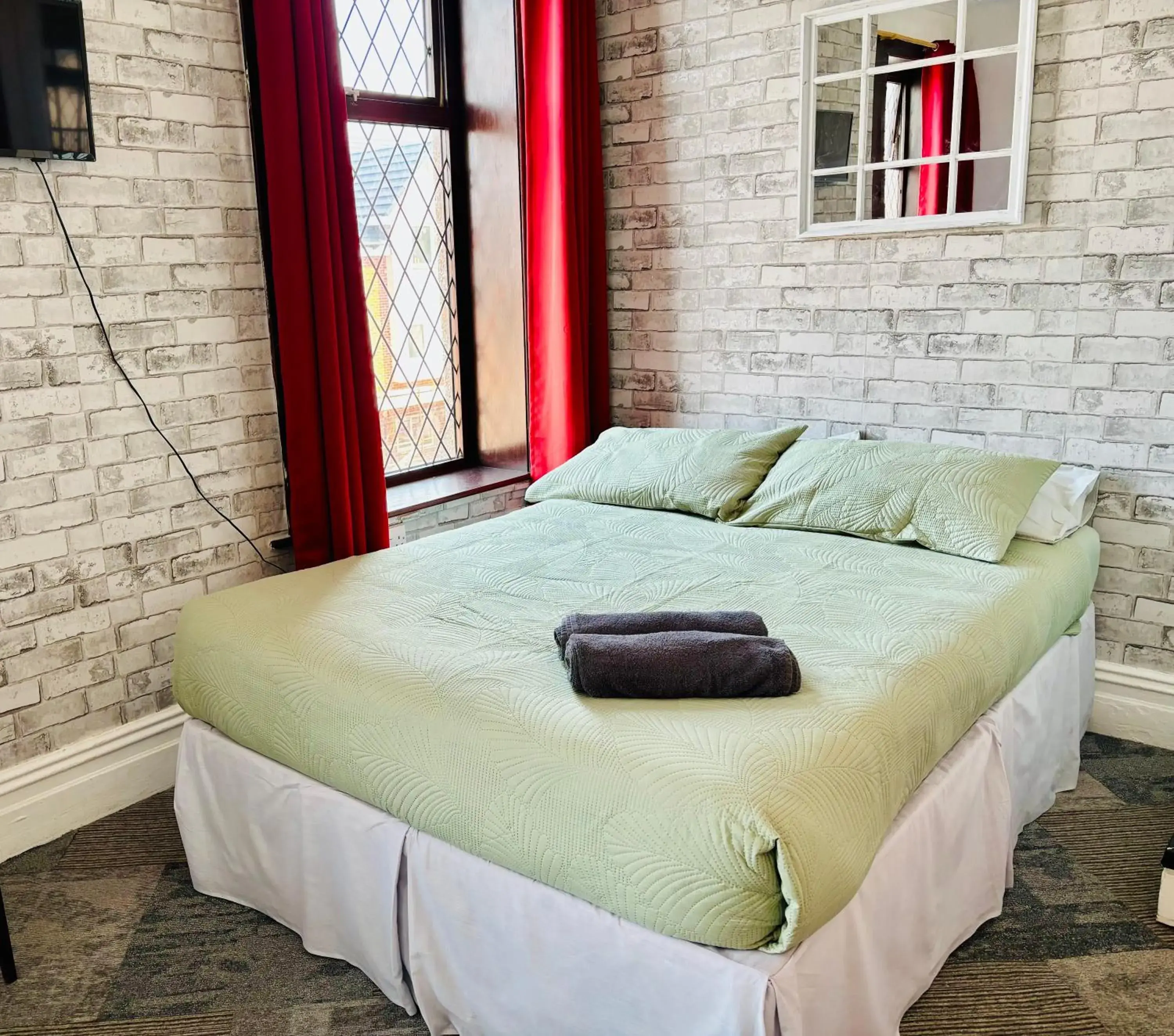 Family Room with Shower in Leatham Park Hotel Blackpool Family Room with Shower in Leatham Park Hotel Blackpool