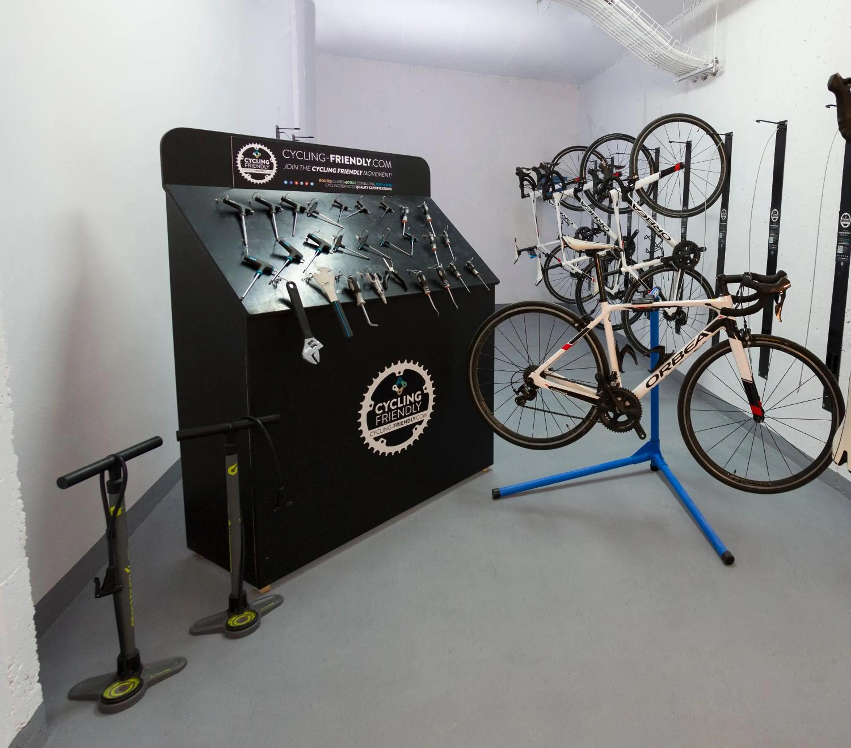 Cycling in Hotel Puente Real